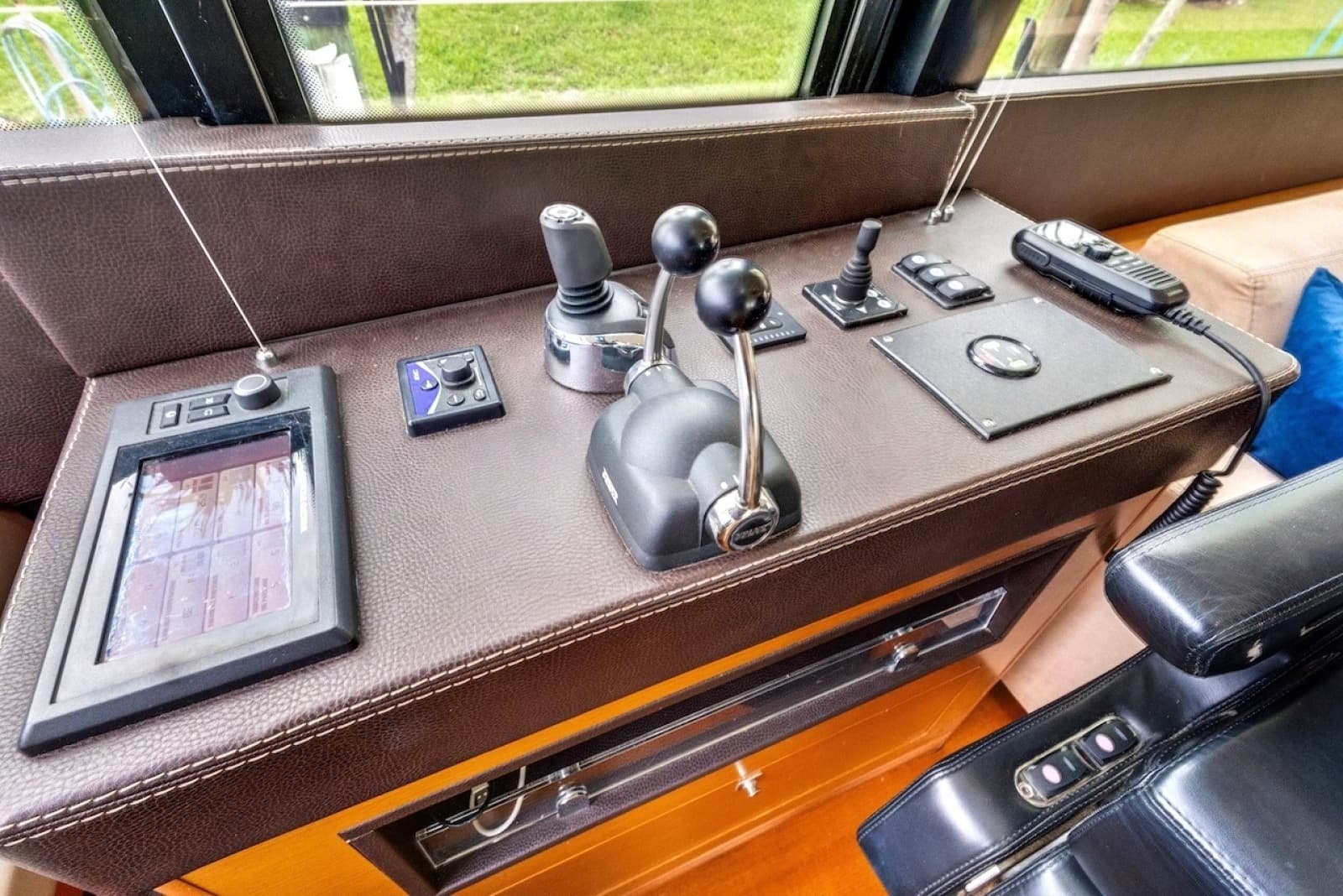 2011 Prestige 60 - Photo 52