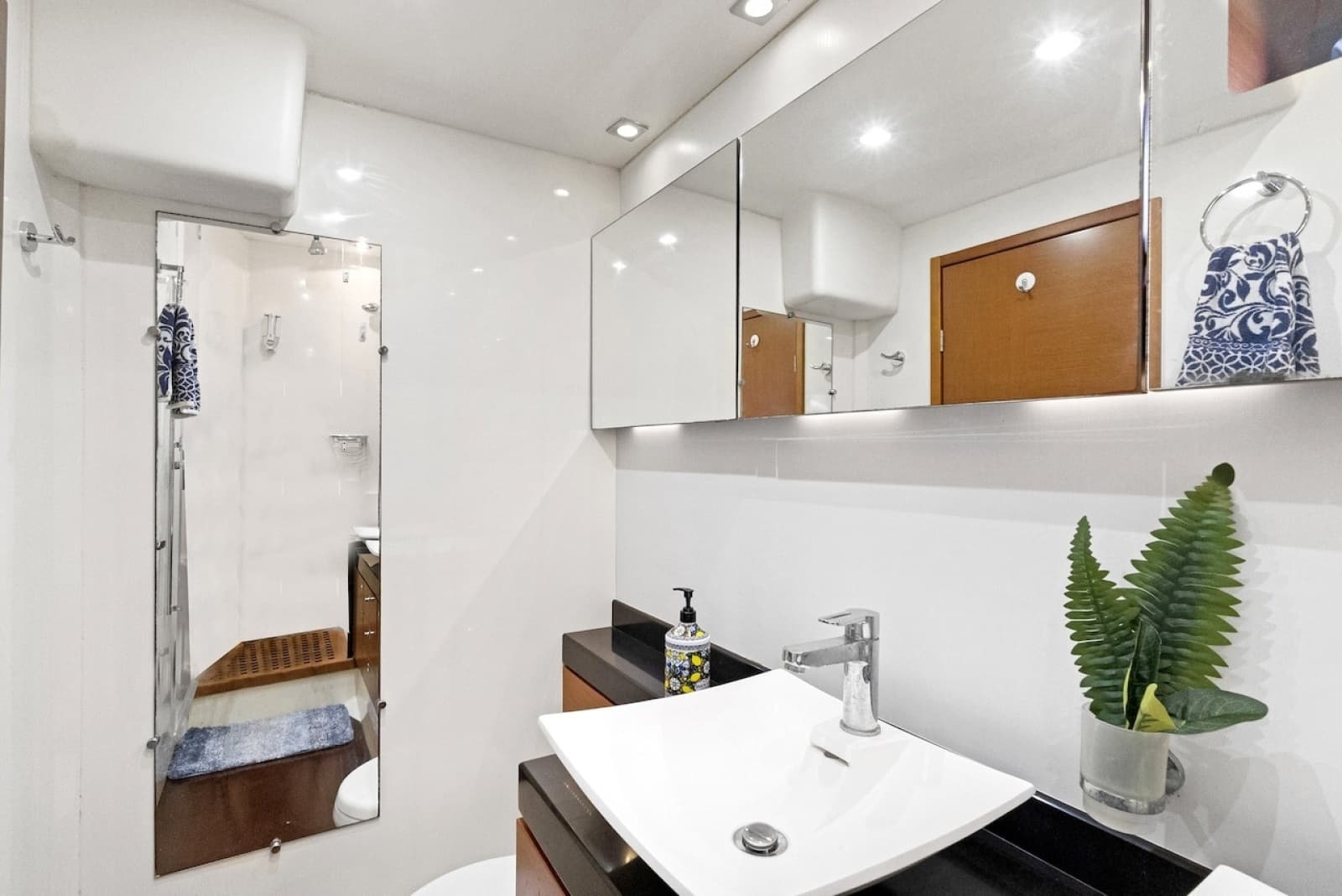 2011 Prestige 60 - Photo 70