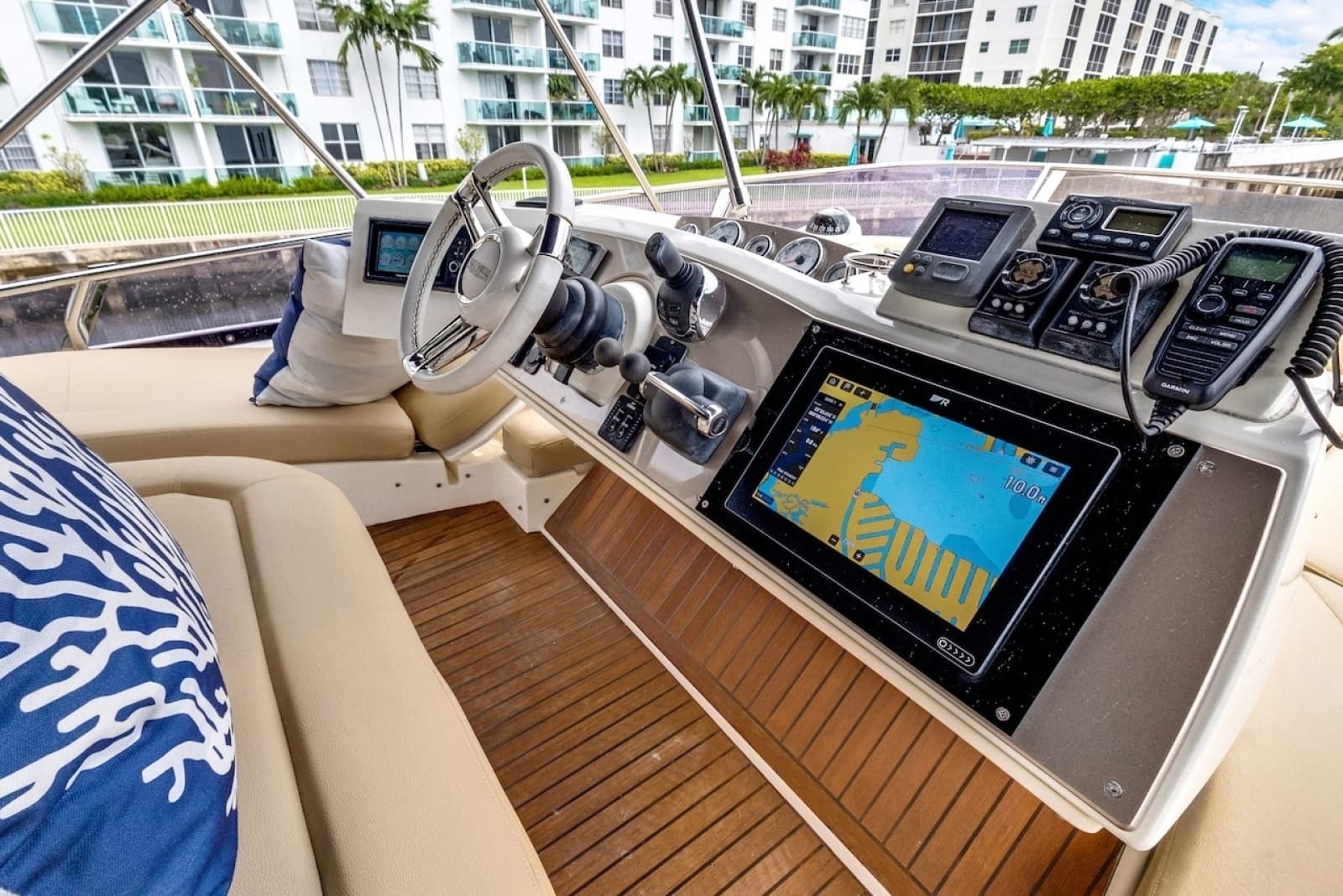 2011 Prestige 60 - Photo 23