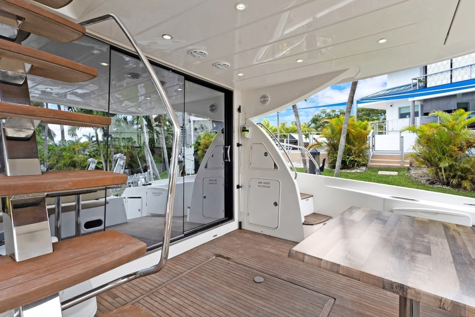 2011 Prestige 60 - Photo 28