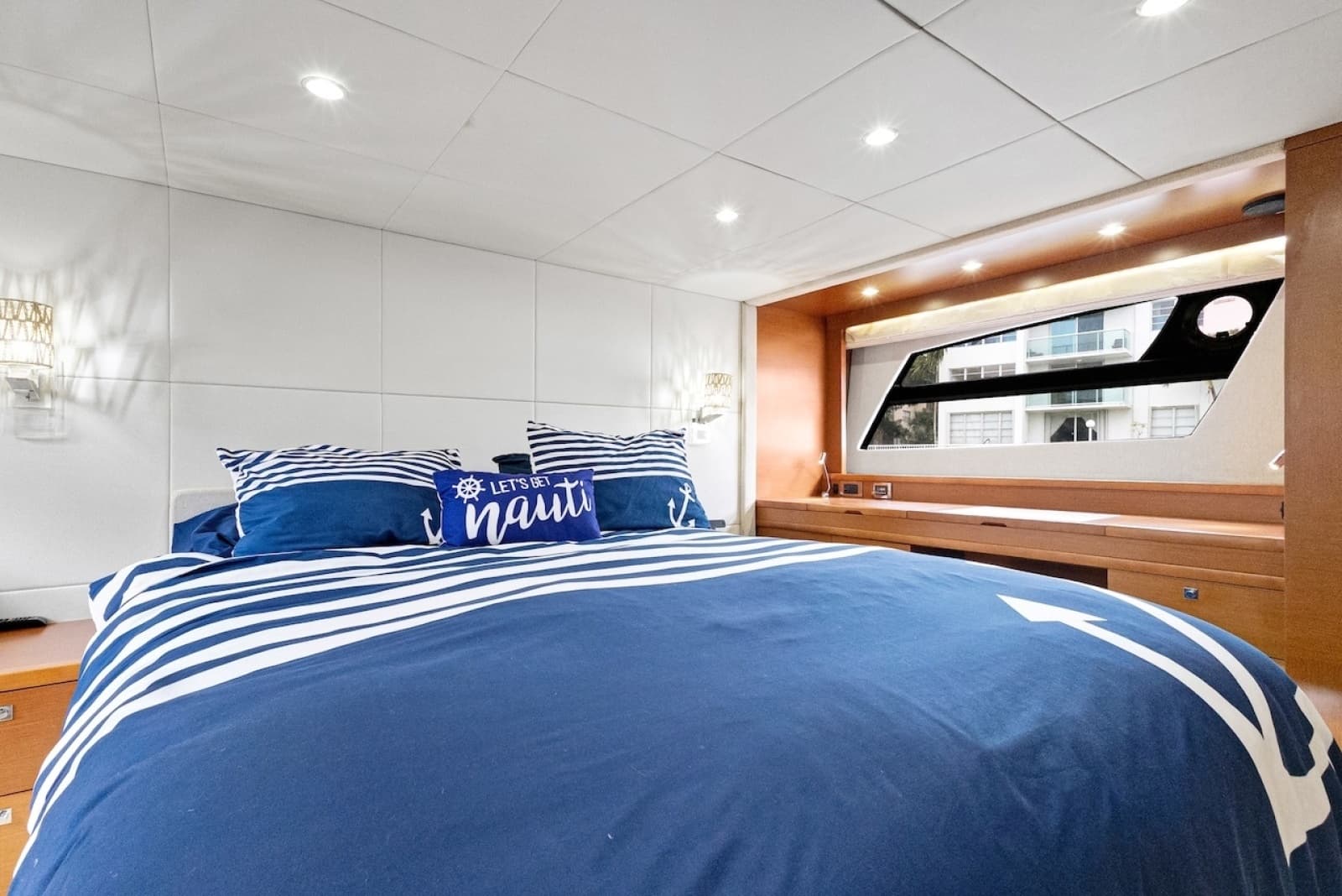 2011 Prestige 60 - Photo 66