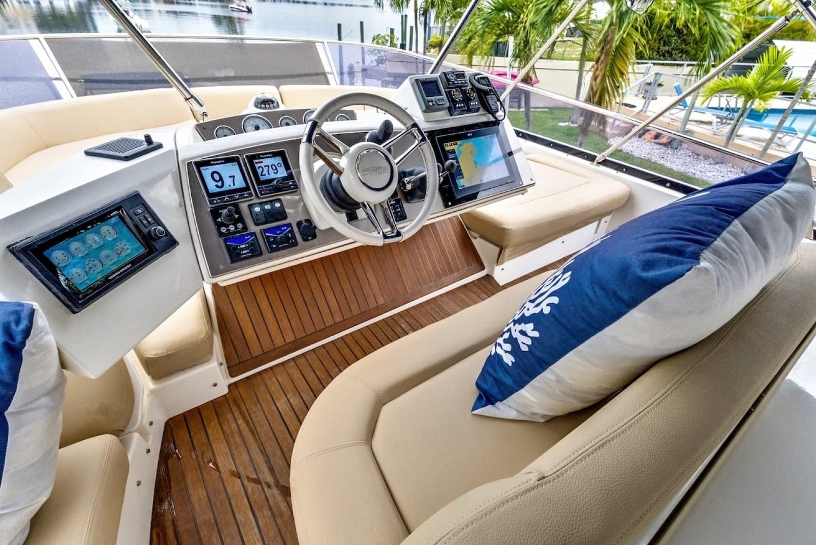 2011 Prestige 60 - Photo 24