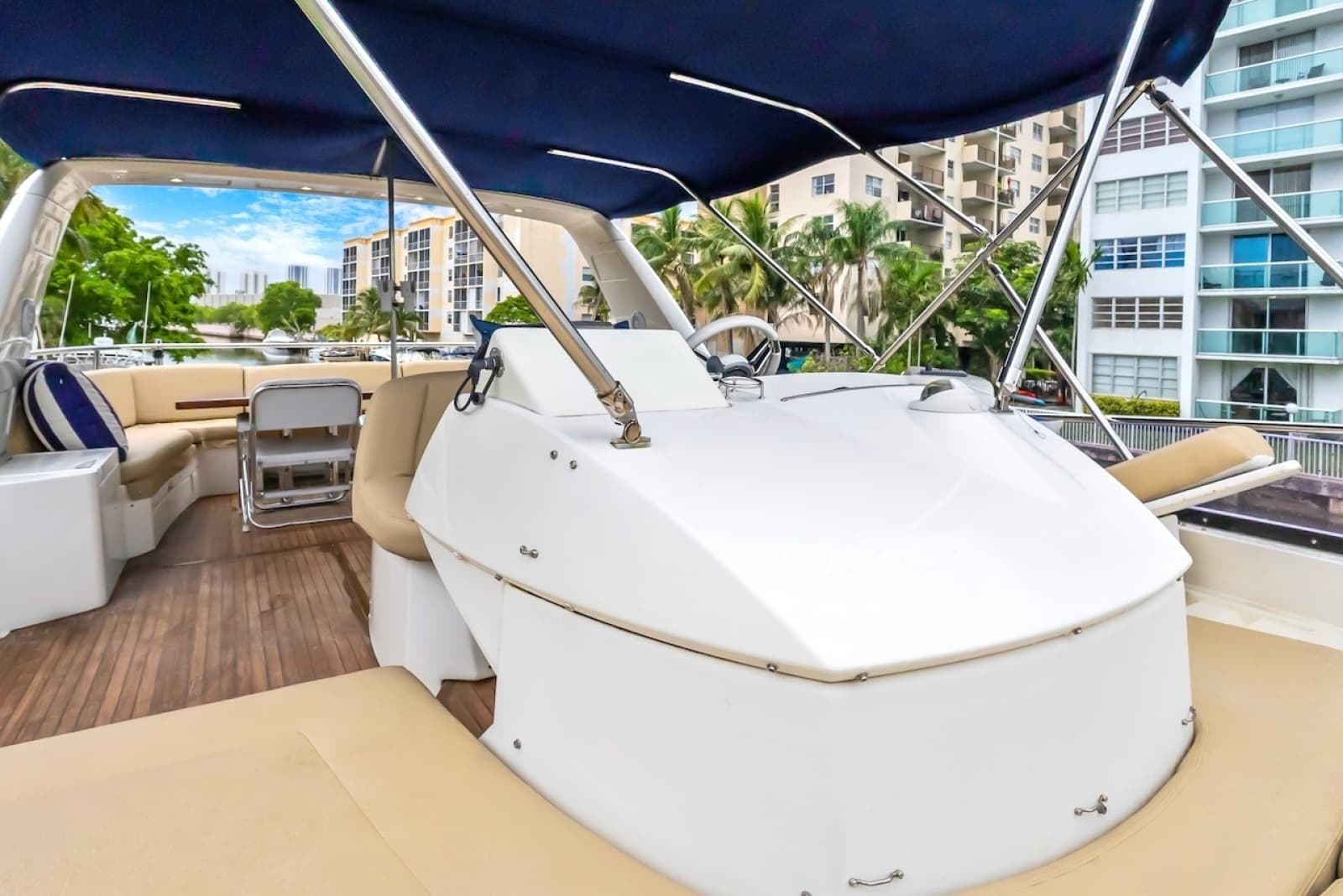 2011 Prestige 60 - Photo 26