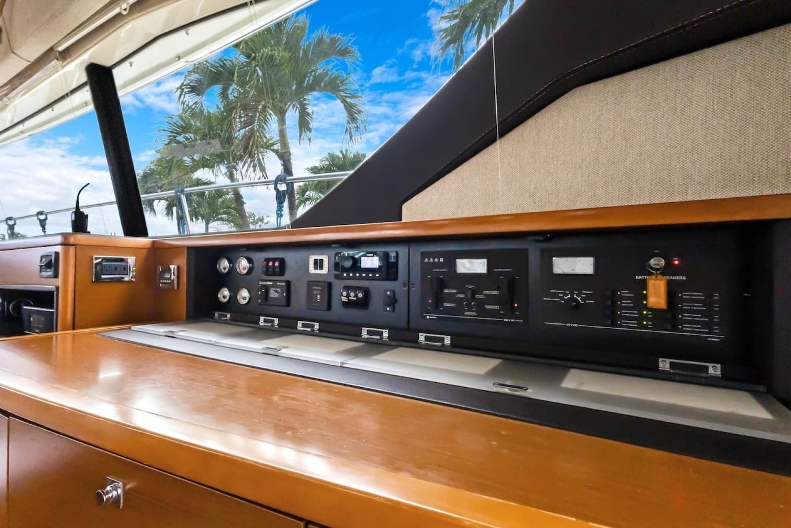 2011 Prestige 60 - Photo 33
