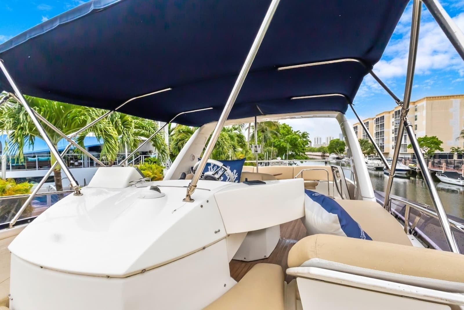 2011 Prestige 60 - Photo 25