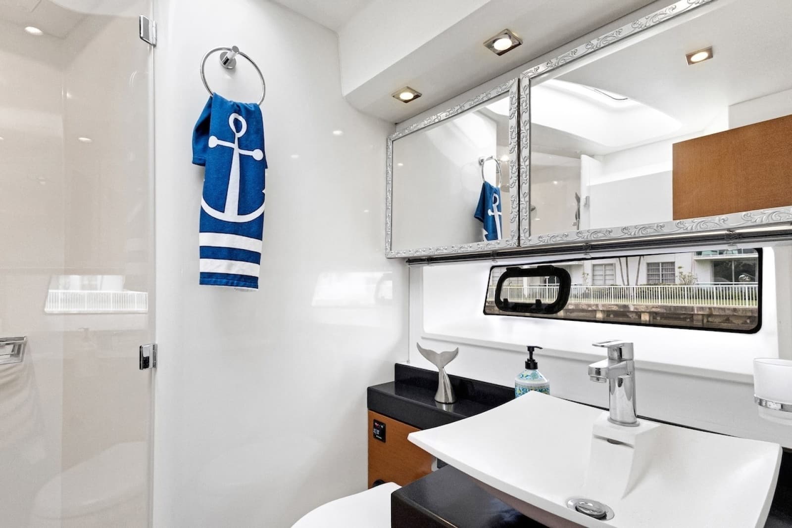 2011 Prestige 60 - Photo 60