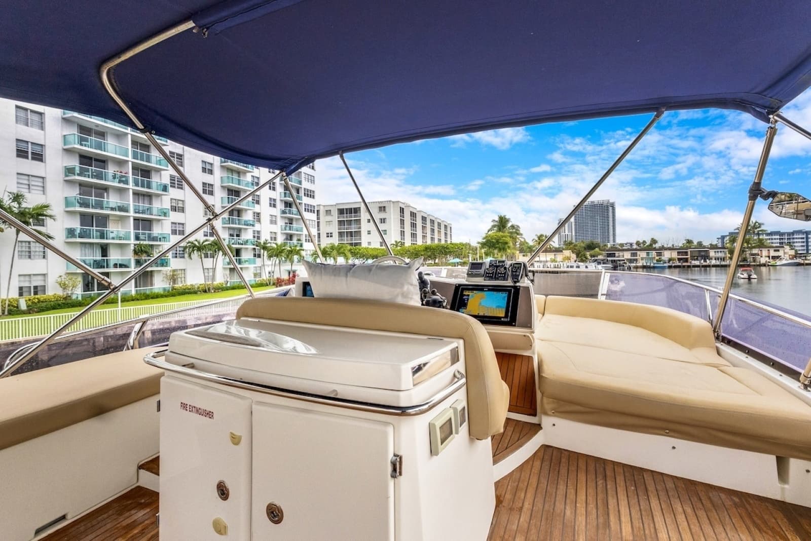 2011 Prestige 60 - Photo 21