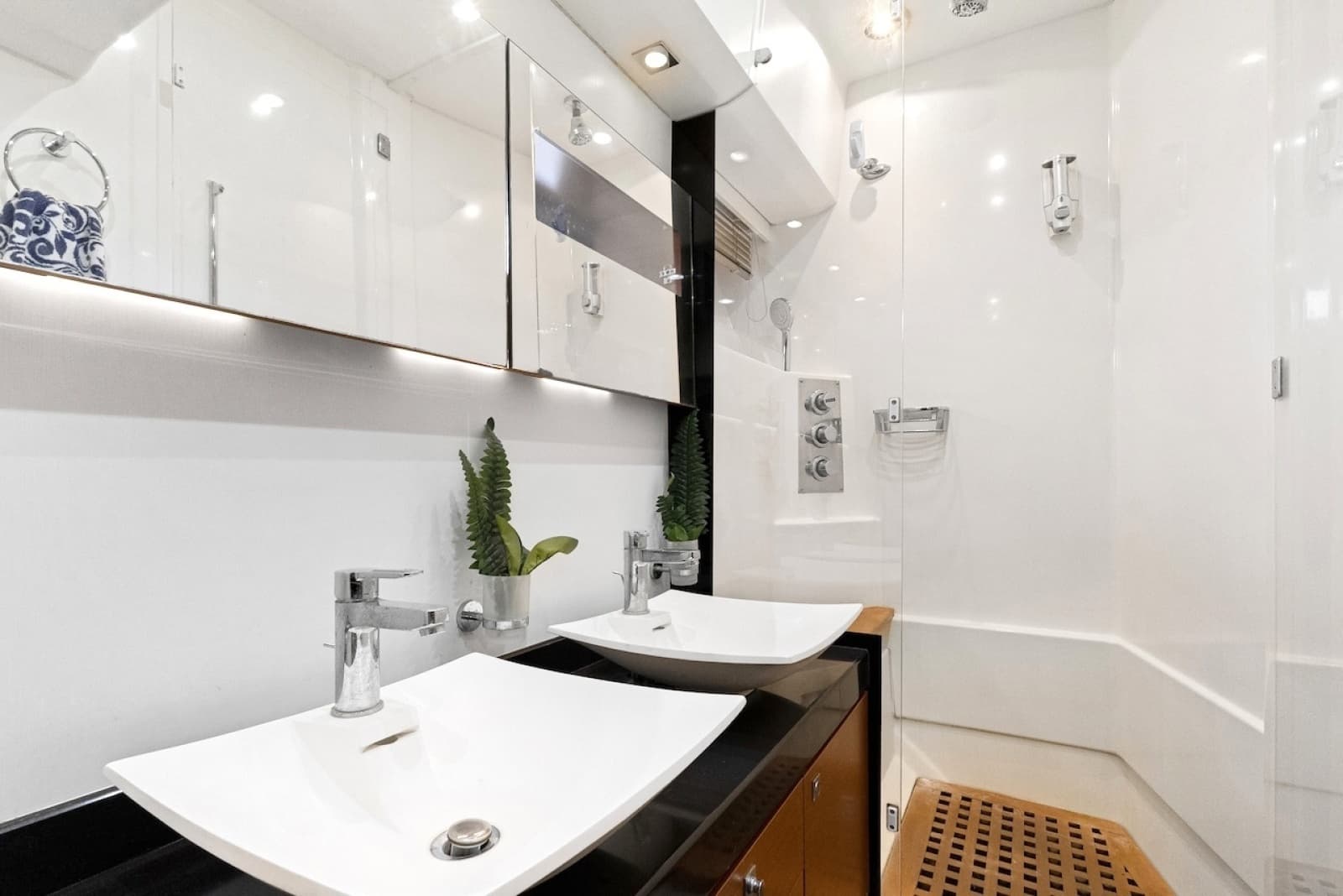 2011 Prestige 60 - Photo 69