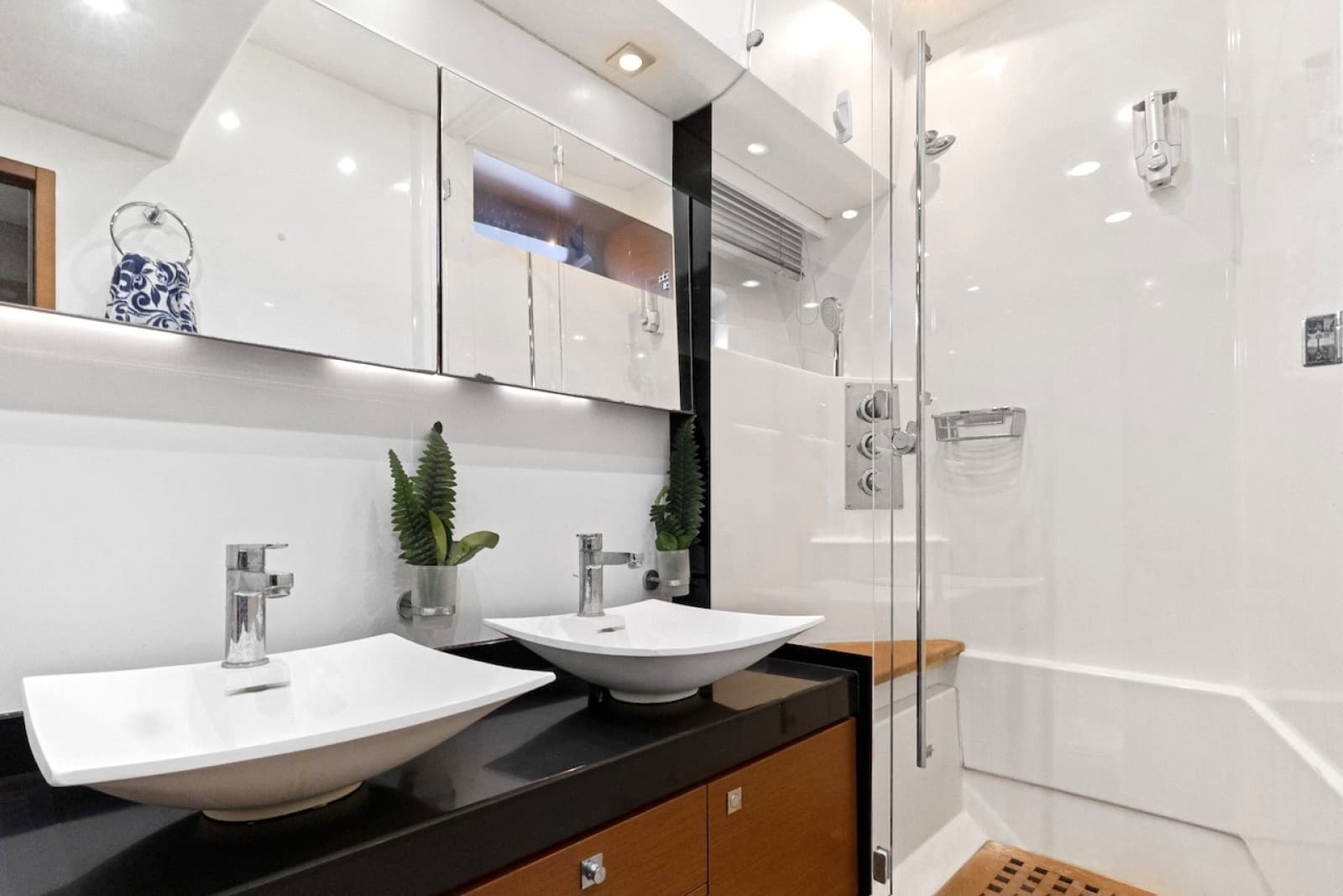 2011 Prestige 60 - Photo 68