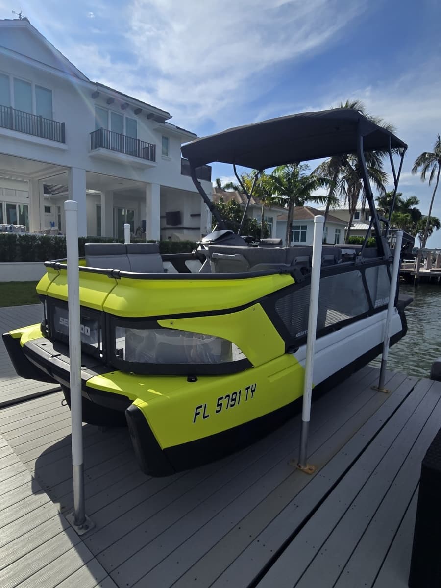 2024 Sea-Doo Switch - Photo 2