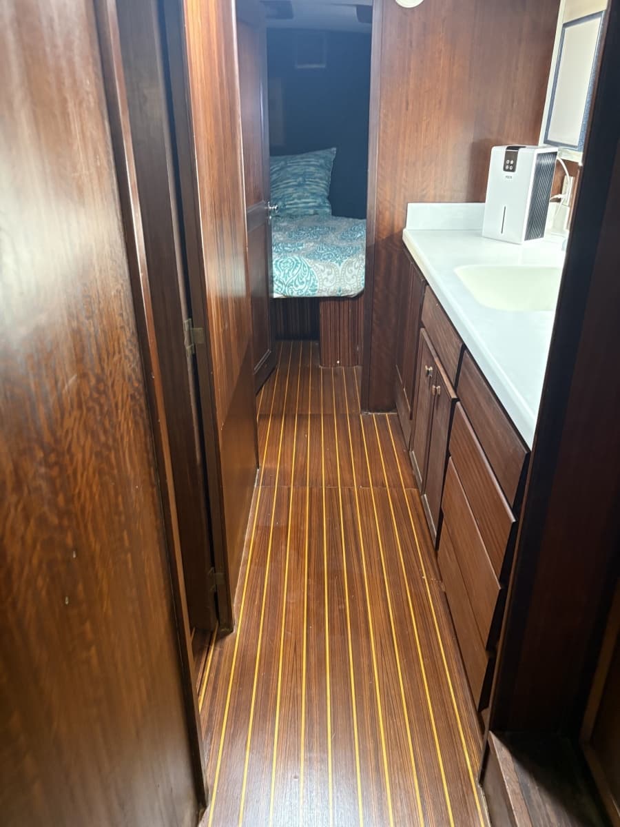 1972 Hatteras Convertible - Photo 19