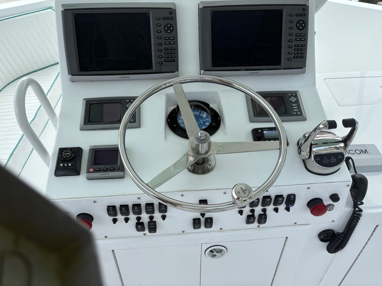 1972 Hatteras Convertible - Photo 7