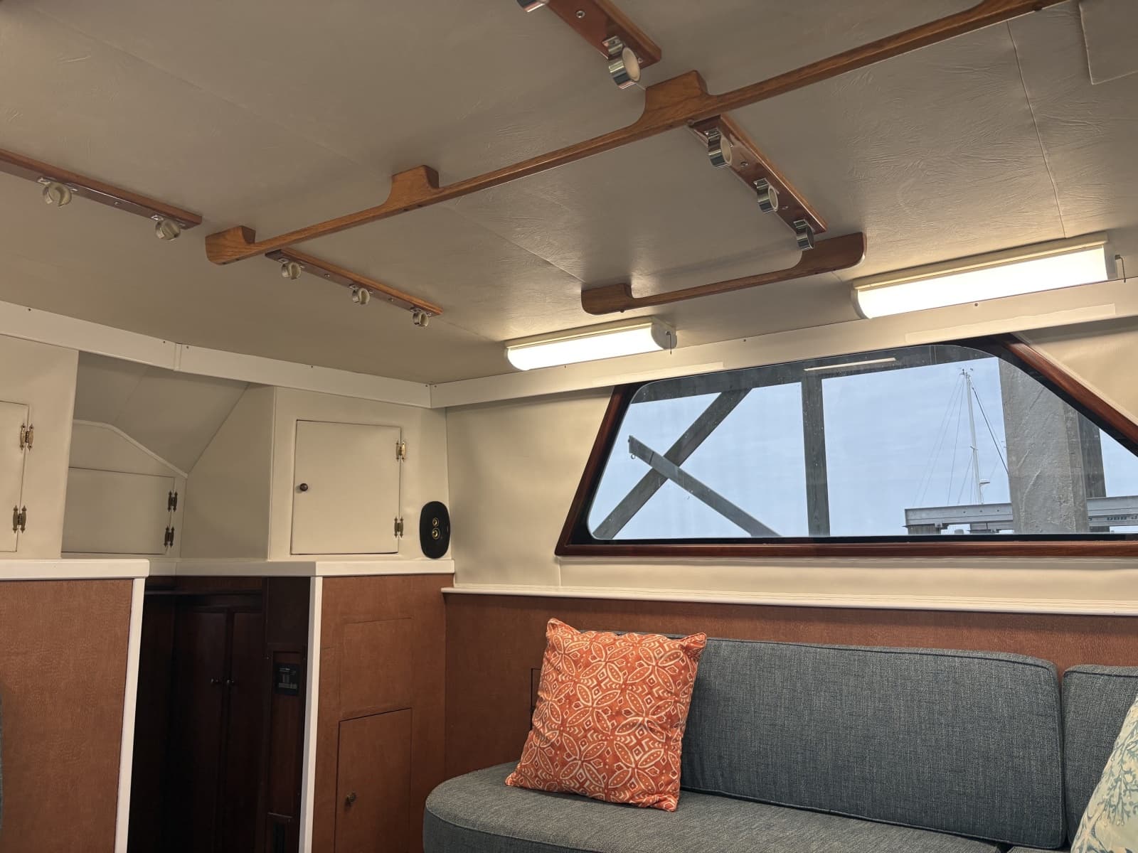 1972 Hatteras Convertible - Photo 16