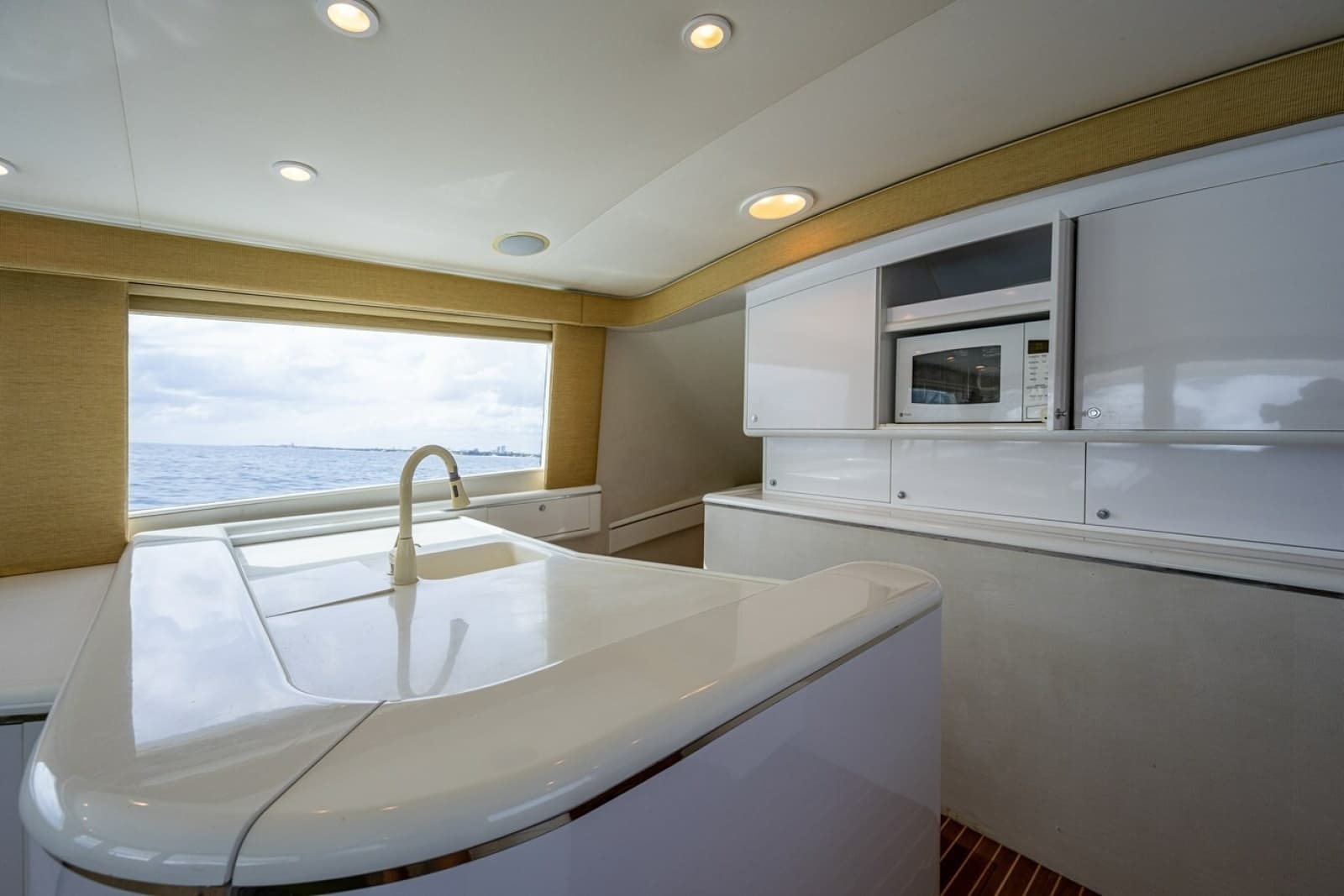 1998 American Custom Yachts  - Photo 33
