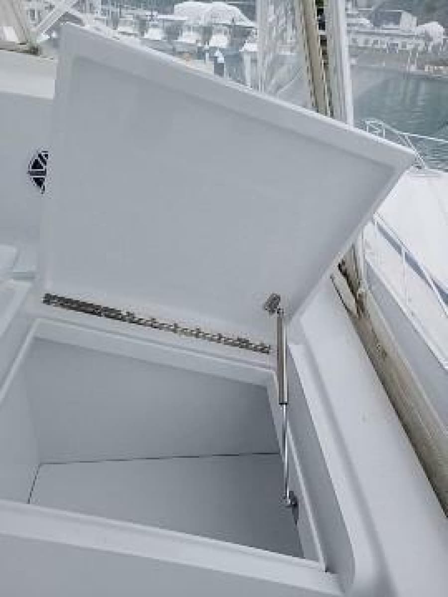 1998 American Custom Yachts  - Photo 11