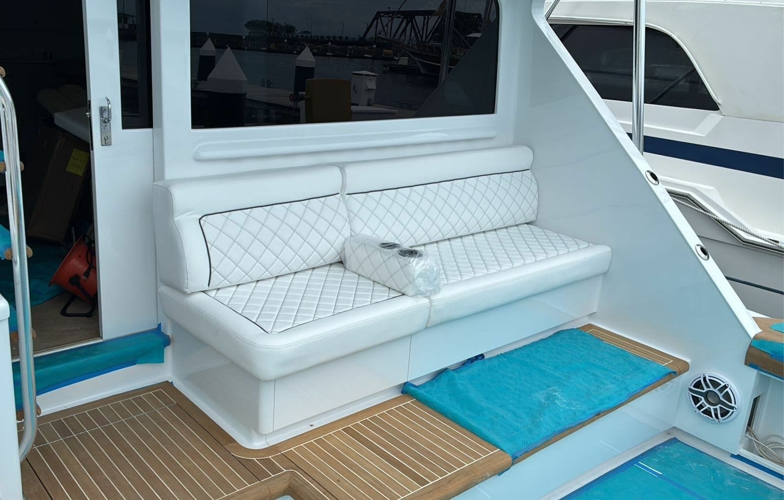 1998 American Custom Yachts  - Photo 17