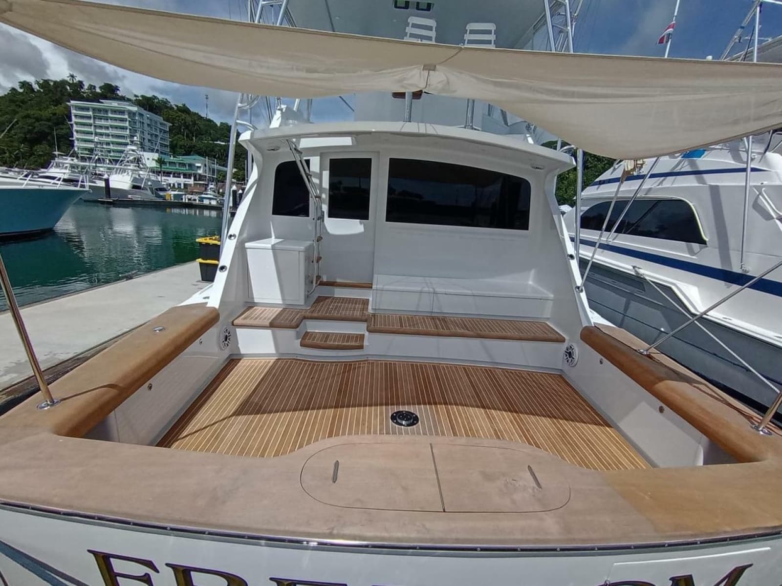 1998 American Custom Yachts  - Photo 4