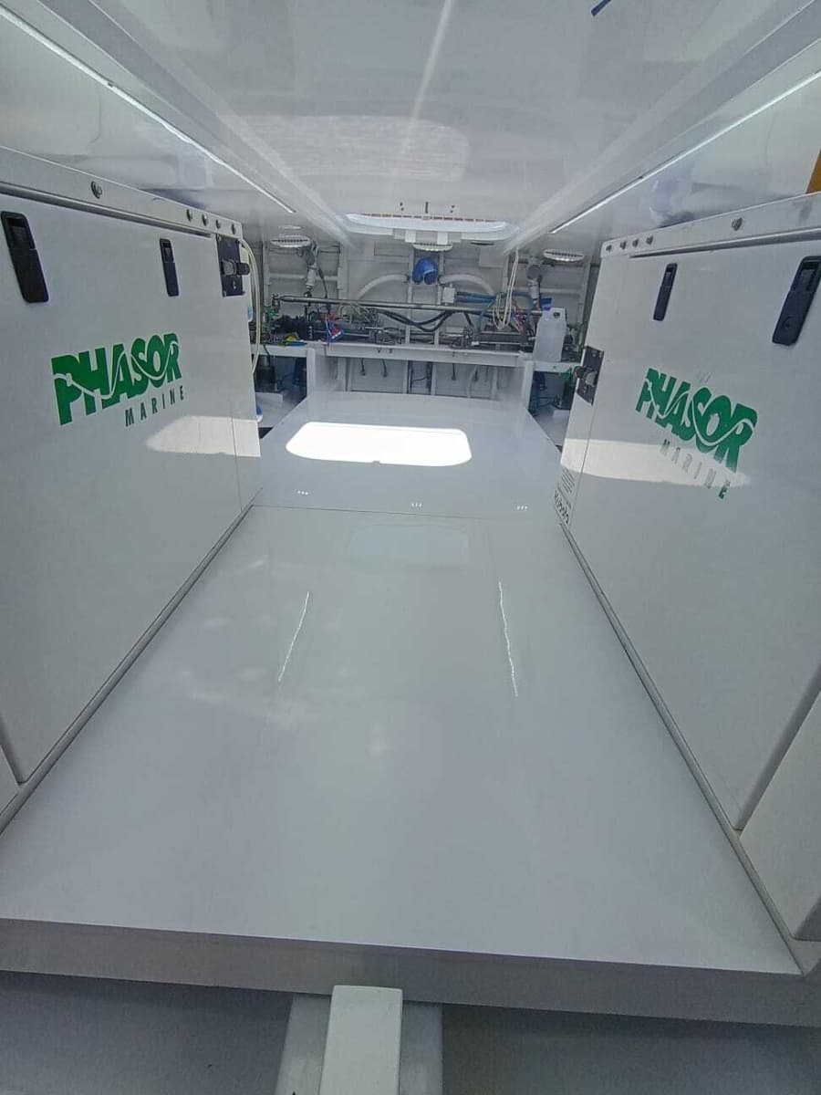 1998 American Custom Yachts  - Photo 16
