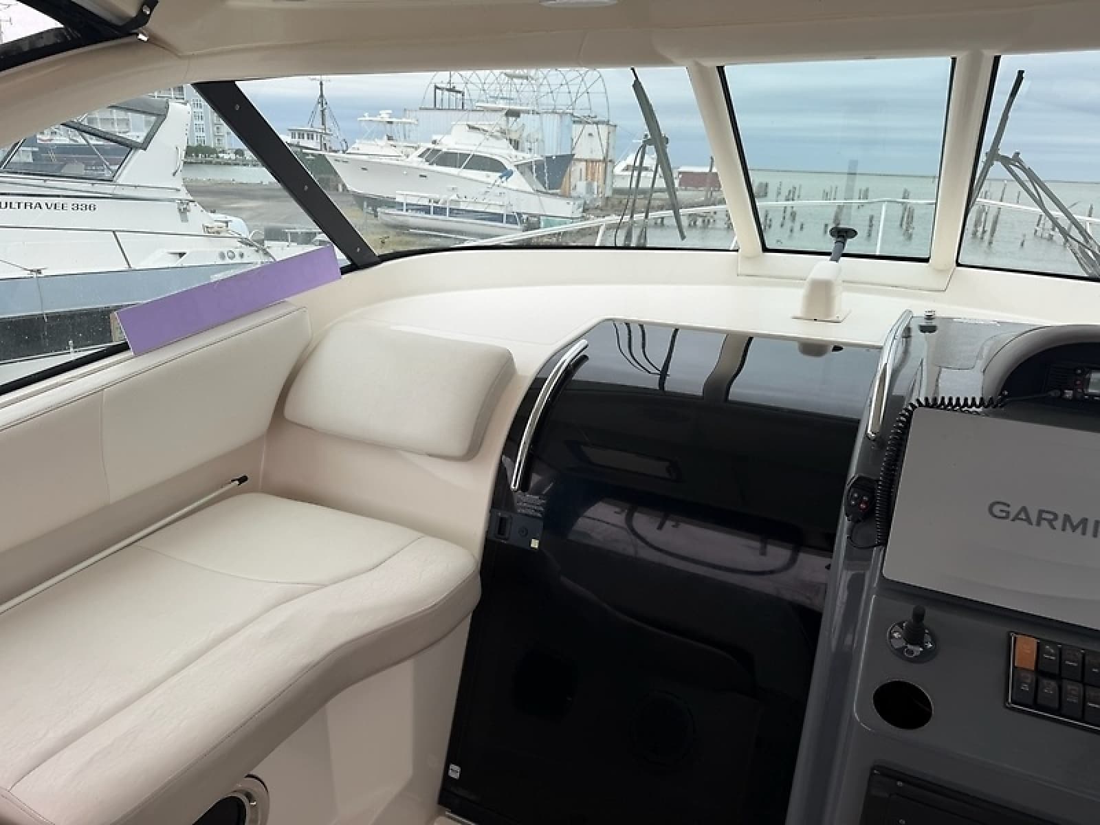 2009 Pursuit OS 3450 - Photo 5