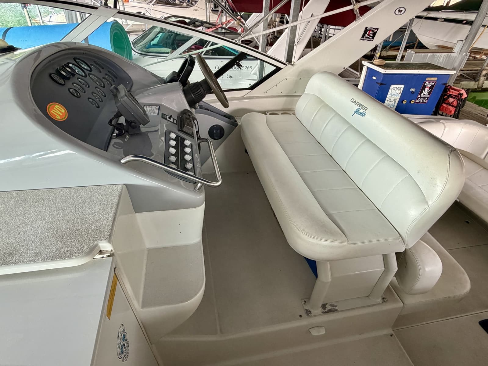1996 Carver 310 Mid Cabin Express - Photo 42