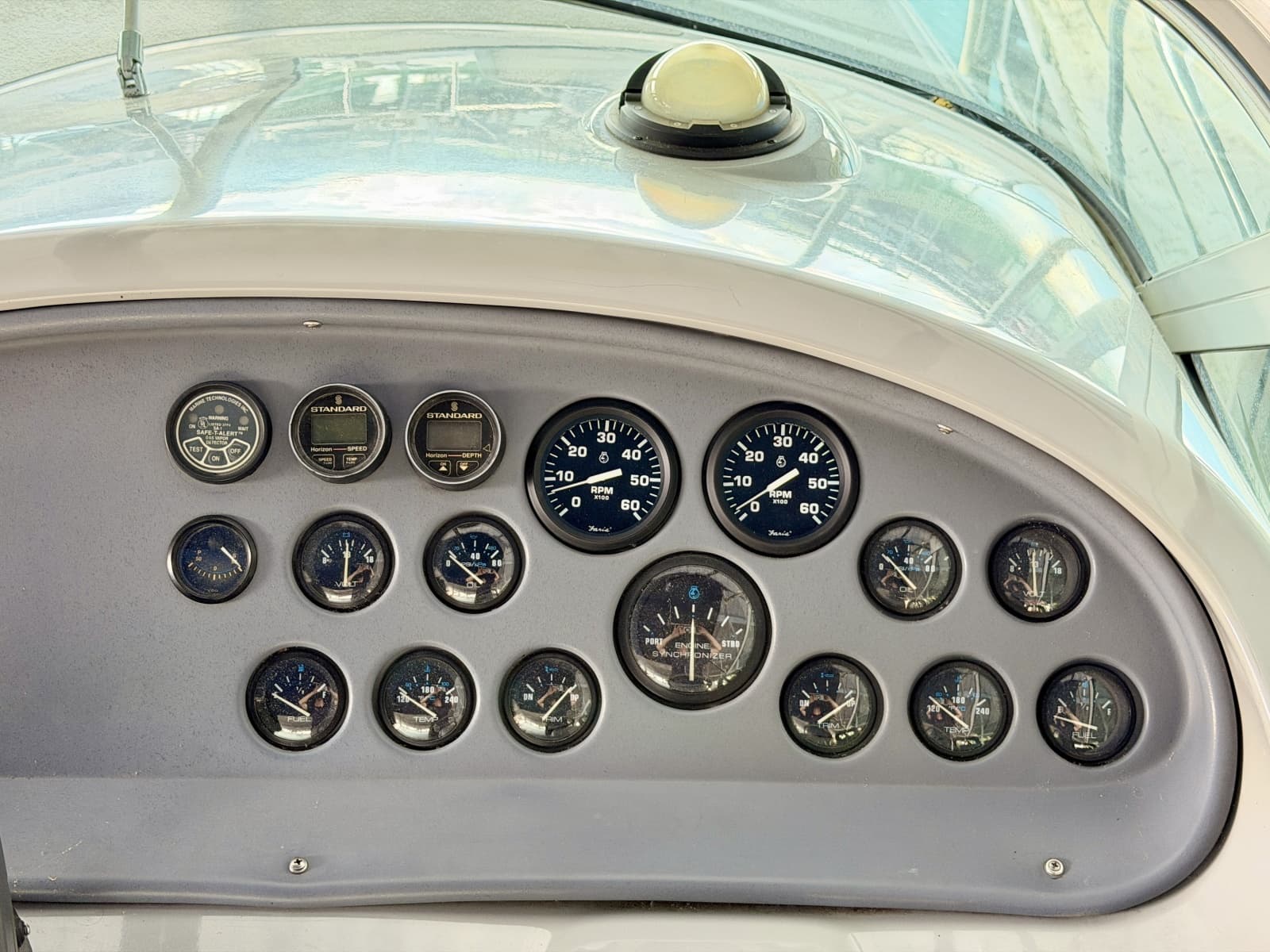 1996 Carver 310 Mid Cabin Express - Photo 47