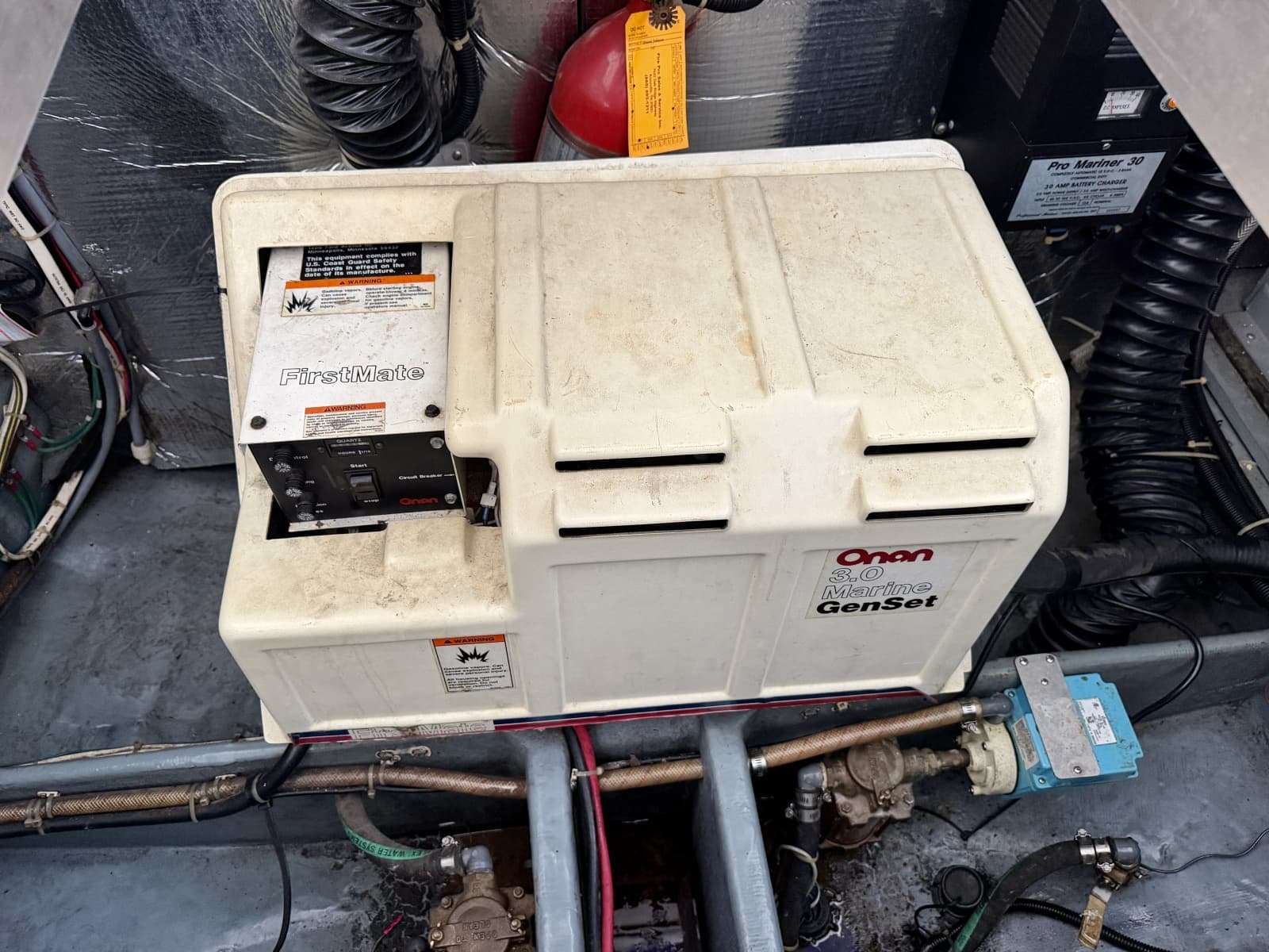 1996 Carver 310 Mid Cabin Express - Photo 114