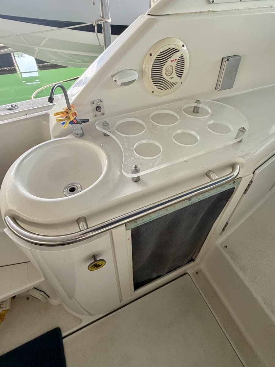 1996 Carver 310 Mid Cabin Express - Photo 38