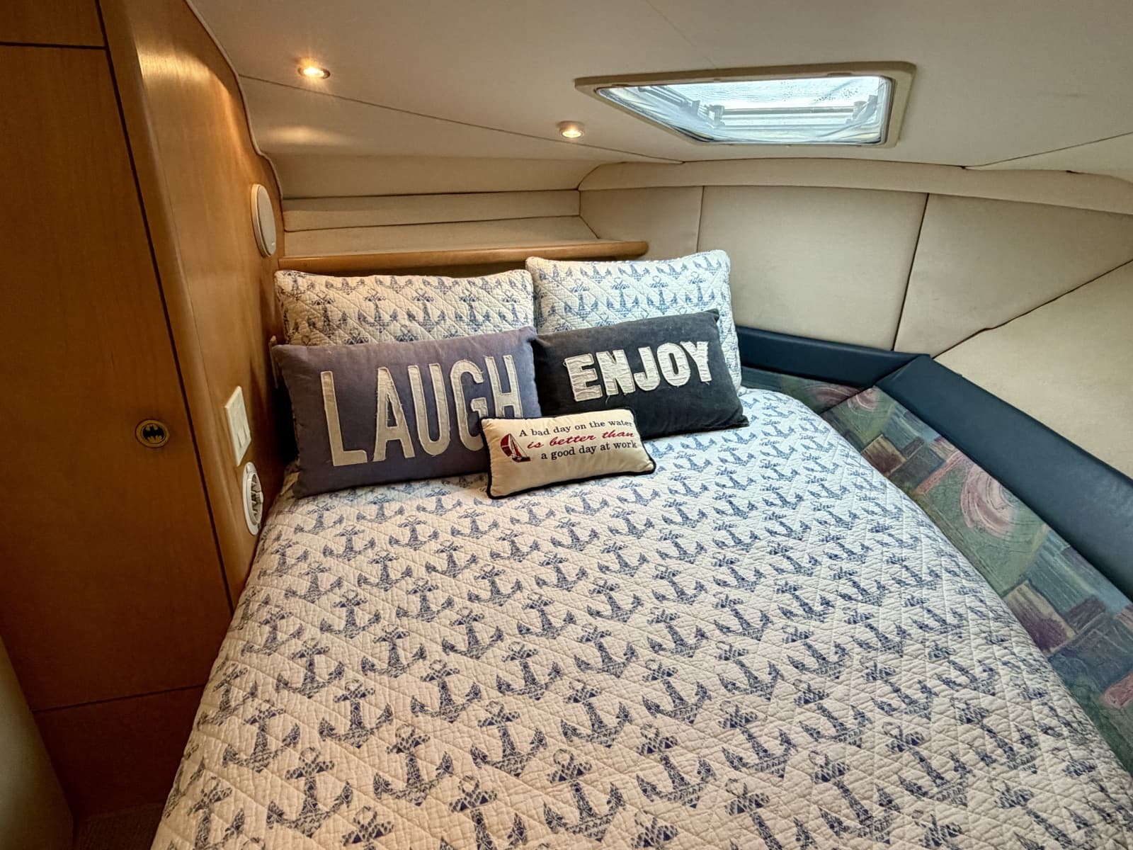 1996 Carver 310 Mid Cabin Express - Photo 81