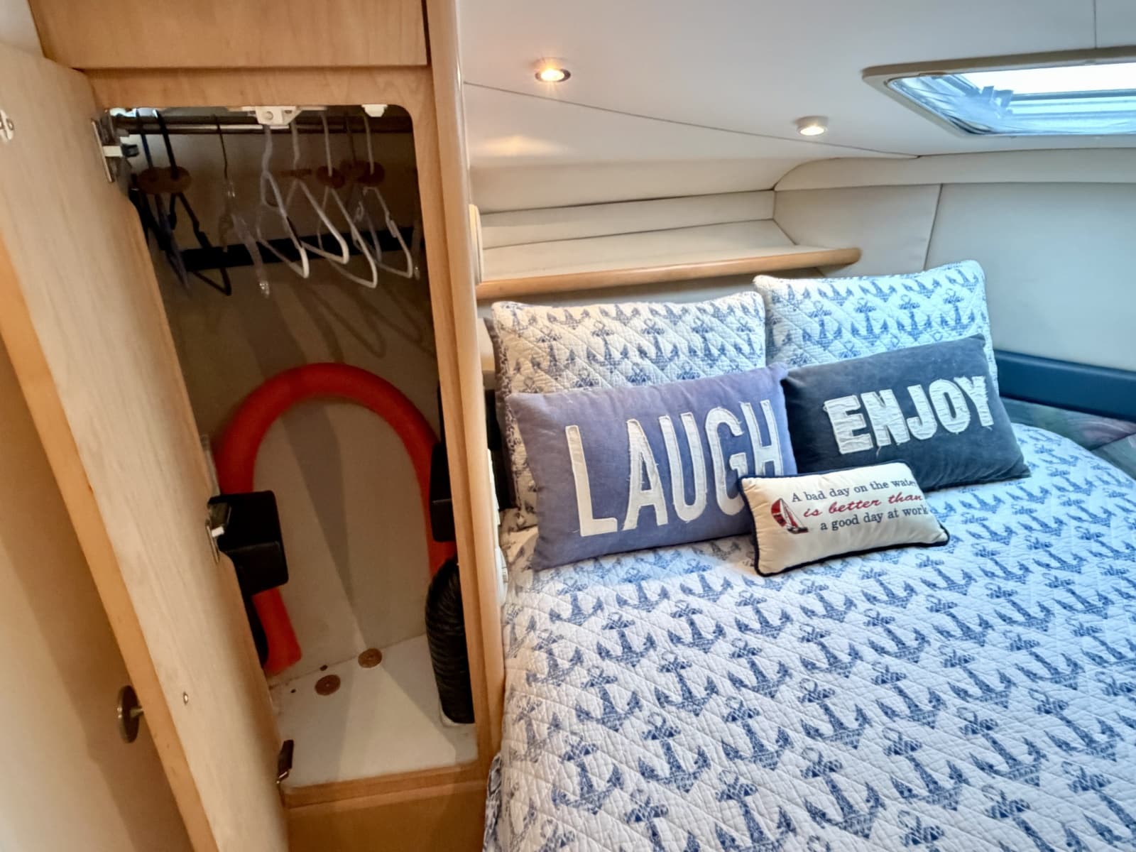 1996 Carver 310 Mid Cabin Express - Photo 82