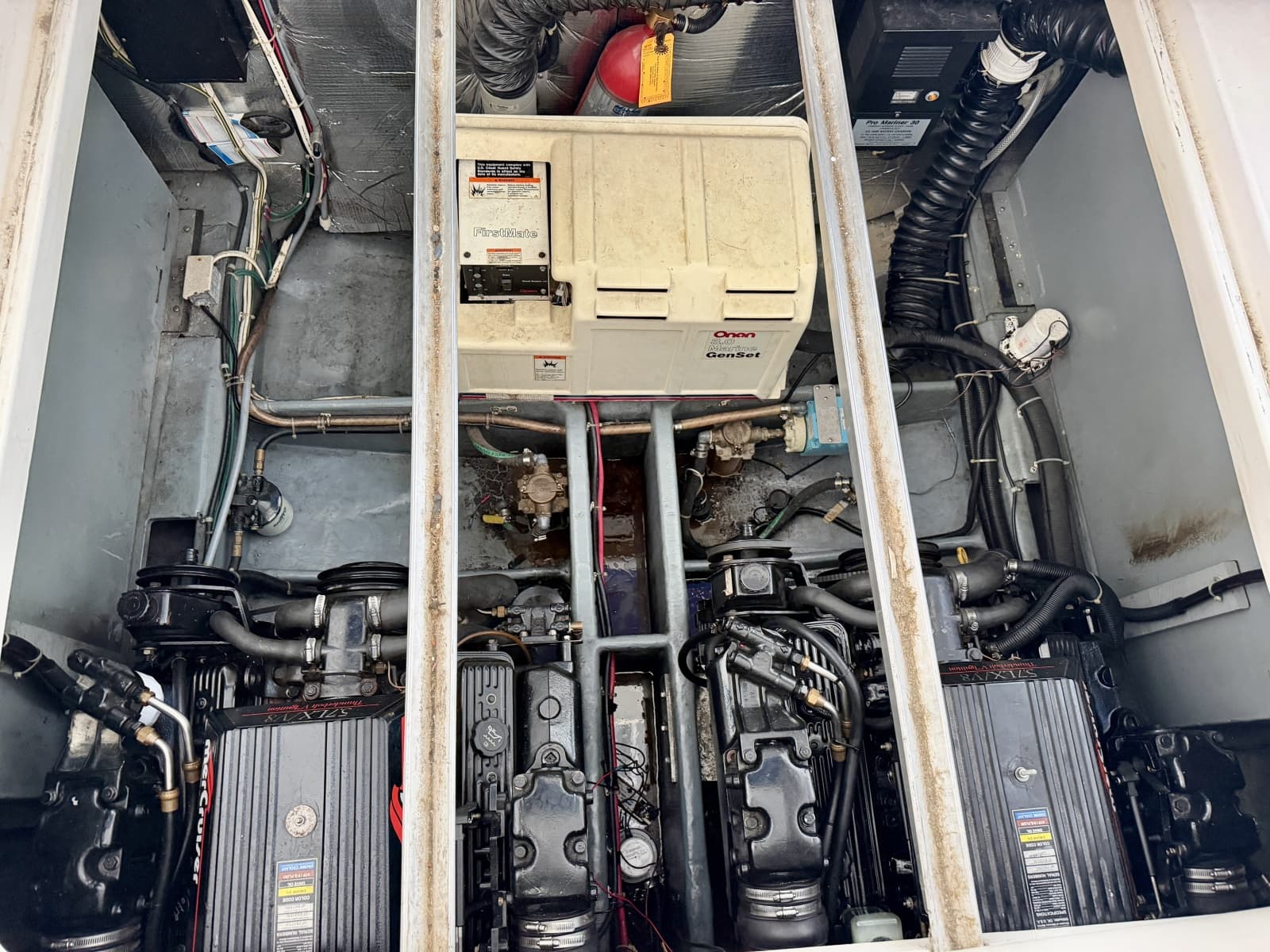 1996 Carver 310 Mid Cabin Express - Photo 118