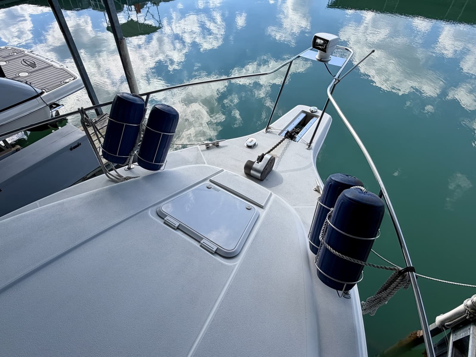 1996 Carver 310 Mid Cabin Express - Photo 53