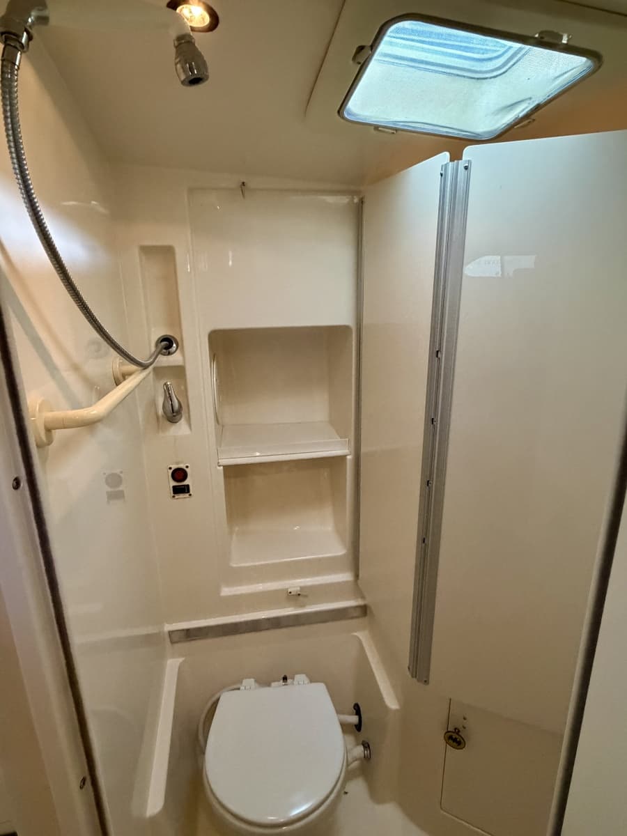 1996 Carver 310 Mid Cabin Express - Photo 86