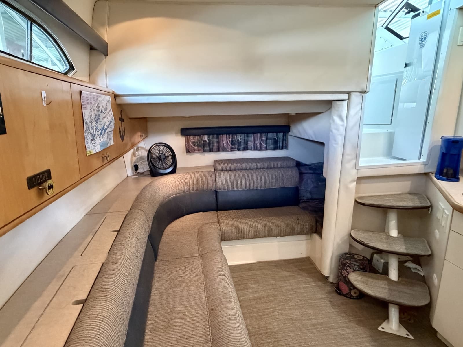 1996 Carver 310 Mid Cabin Express - Photo 97