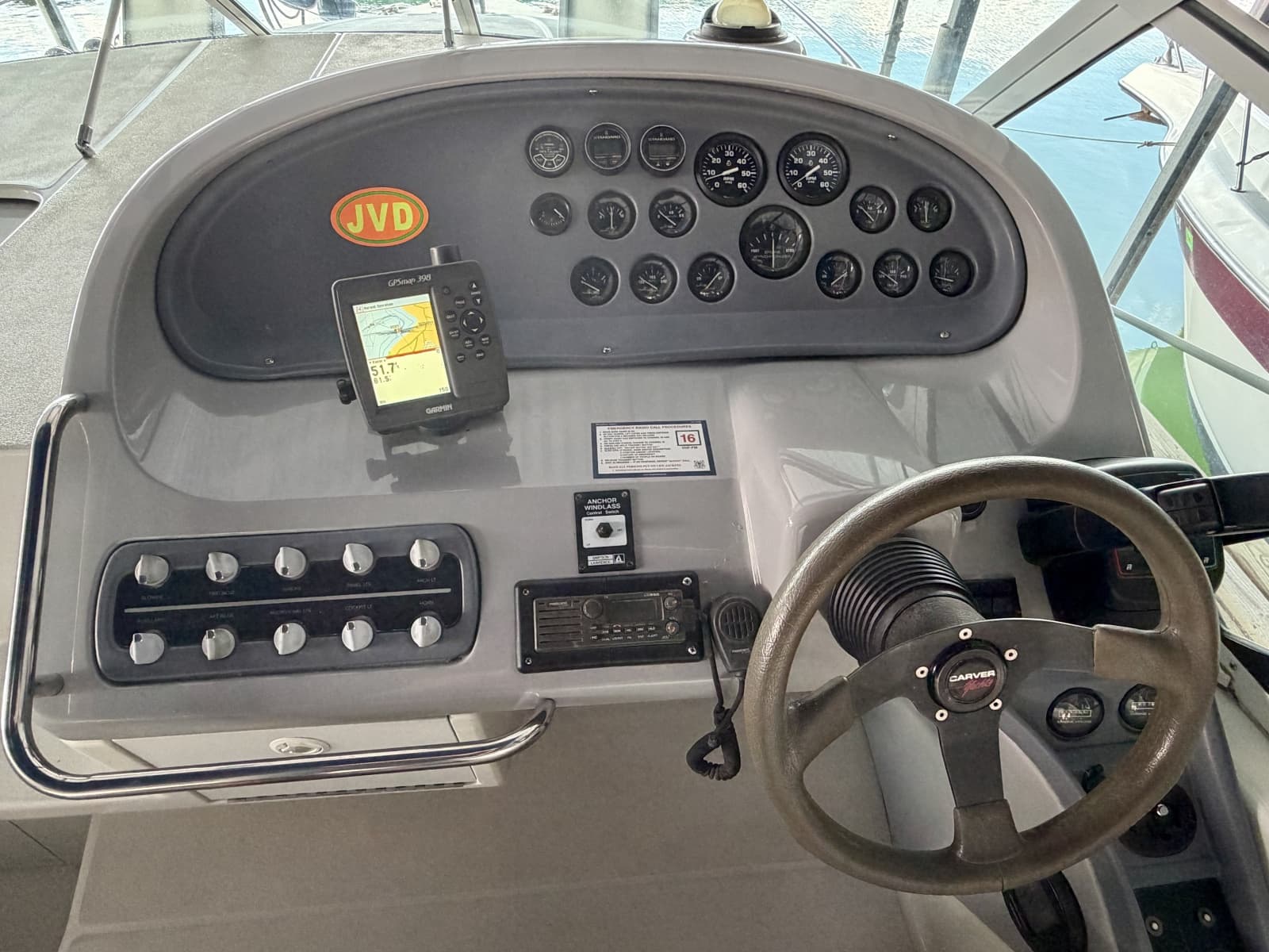 1996 Carver 310 Mid Cabin Express - Photo 45