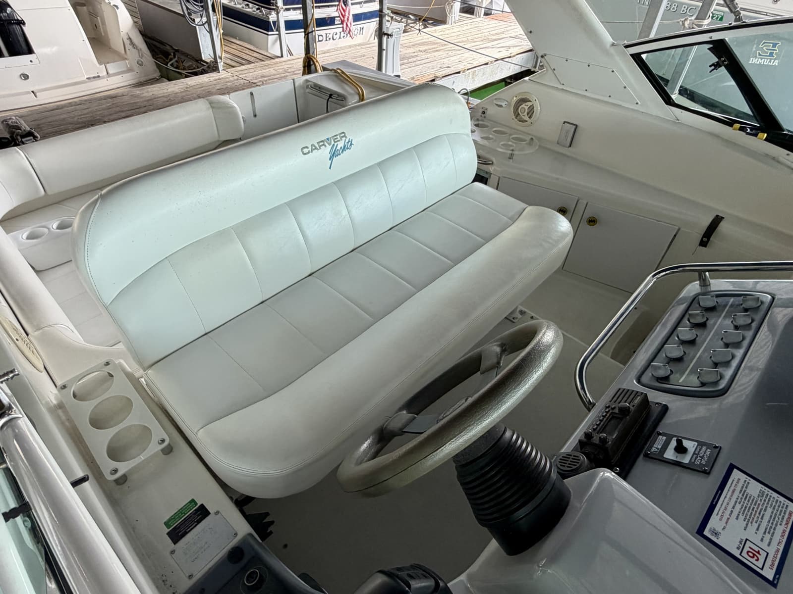 1996 Carver 310 Mid Cabin Express - Photo 43