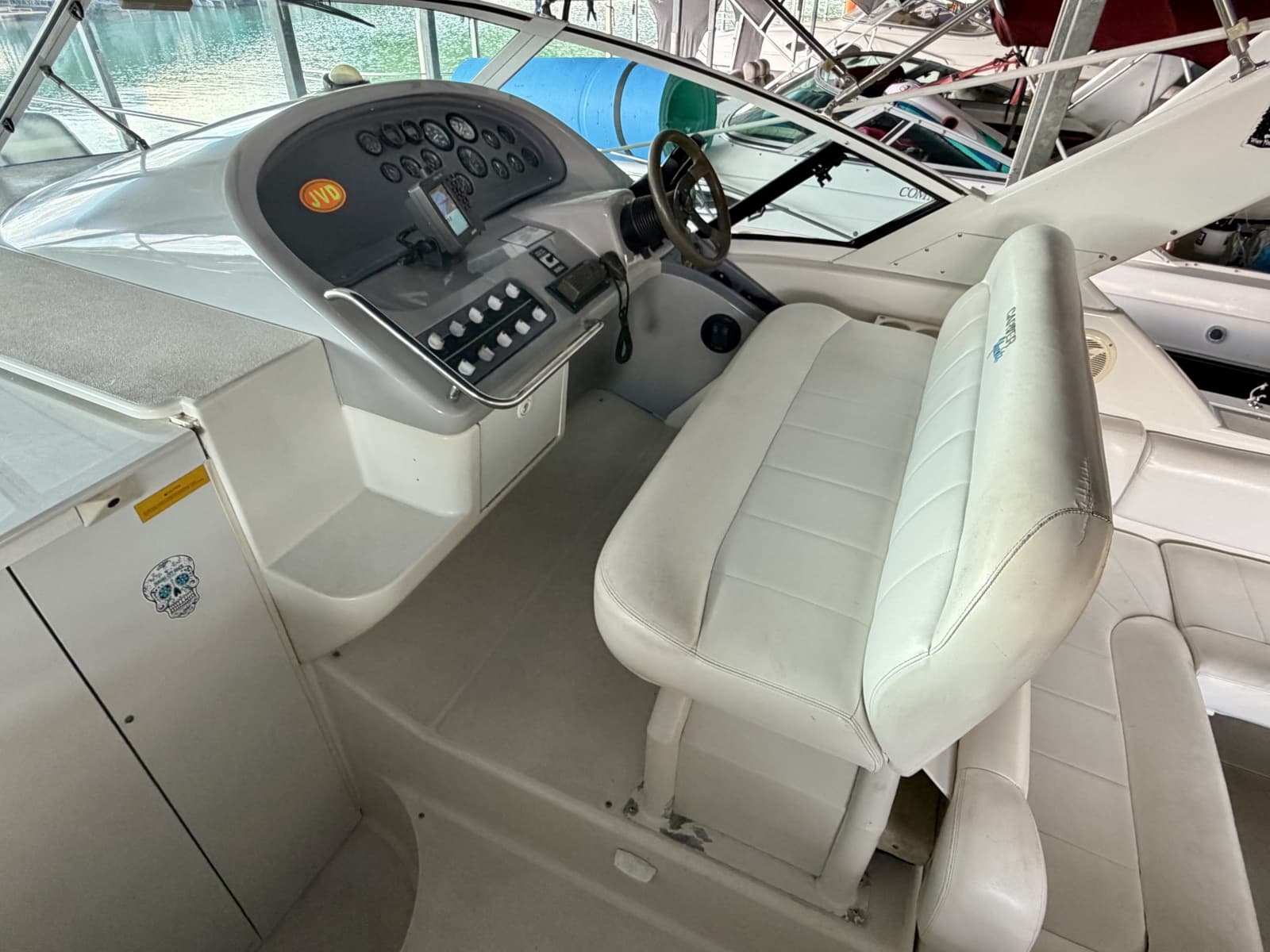 1996 Carver 310 Mid Cabin Express - Photo 41