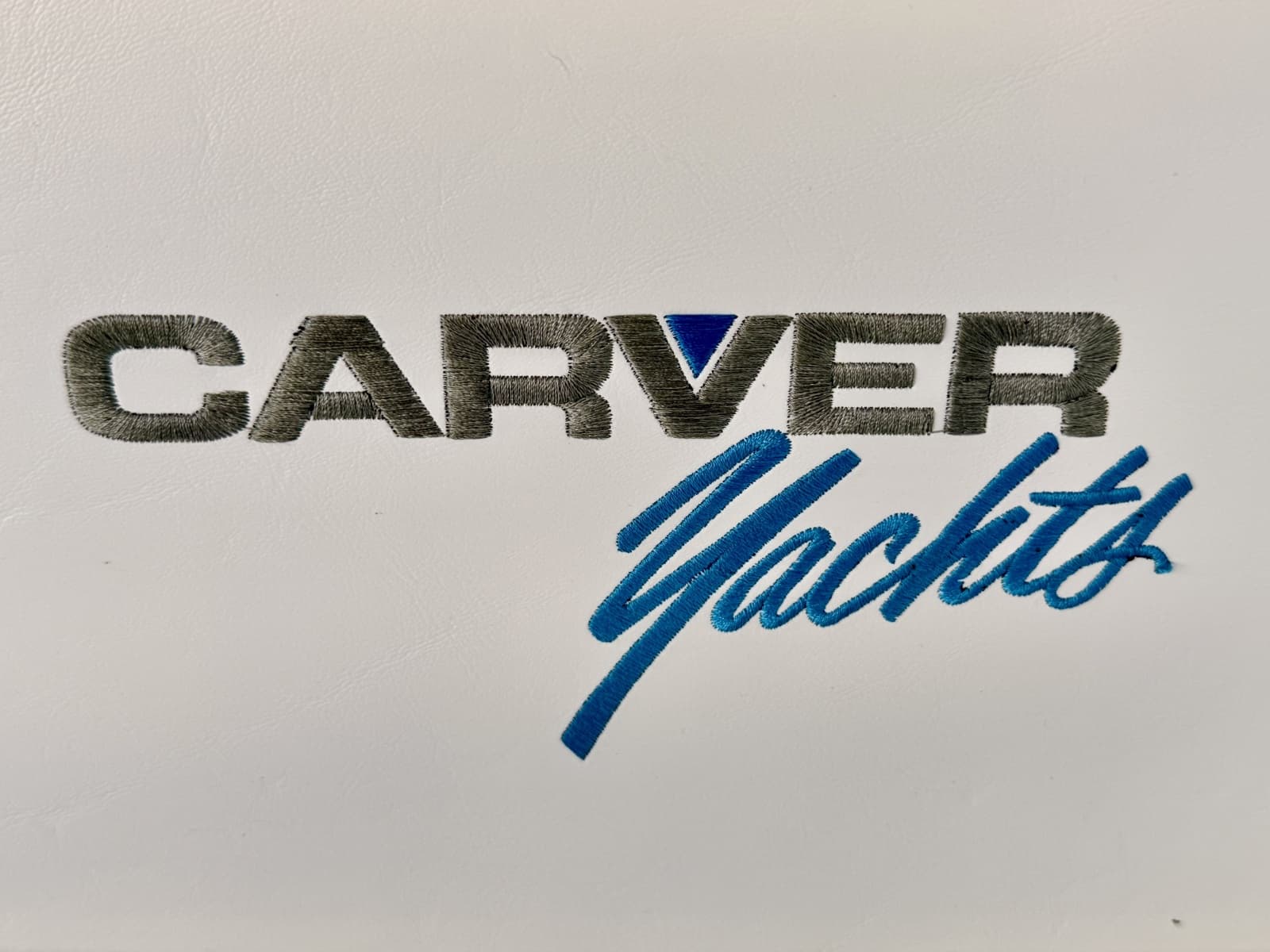 1996 Carver 310 Mid Cabin Express - Photo 202