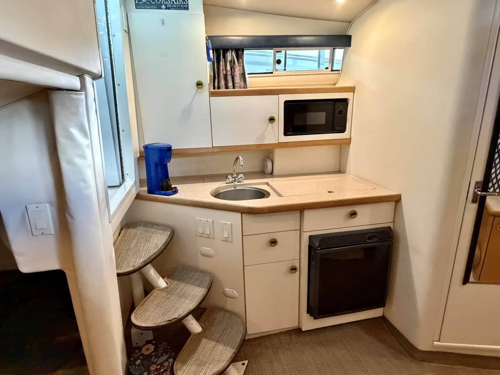 1996 Carver 310 Mid Cabin Express - Photo 65