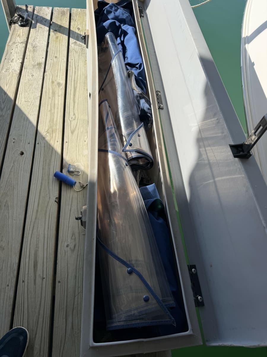 1996 Carver 310 Mid Cabin Express - Photo 59