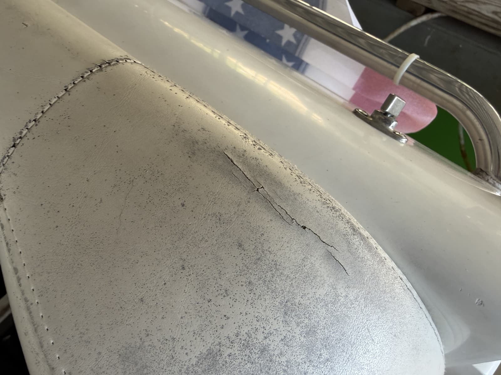 1996 Carver 310 Mid Cabin Express - Photo 134