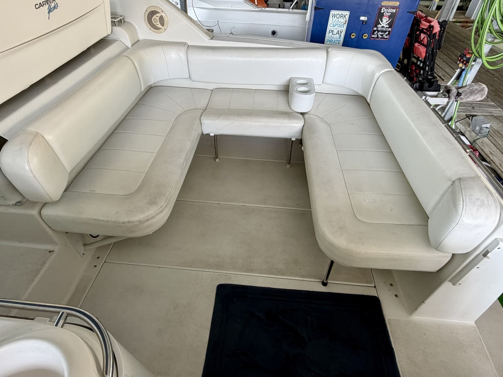 1996 Carver 310 Mid Cabin Express - Photo 34