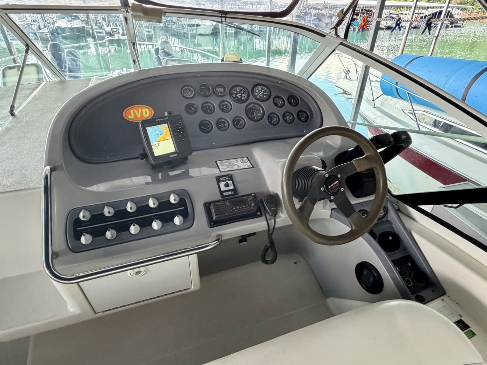 1996 Carver 310 Mid Cabin Express - Photo 50