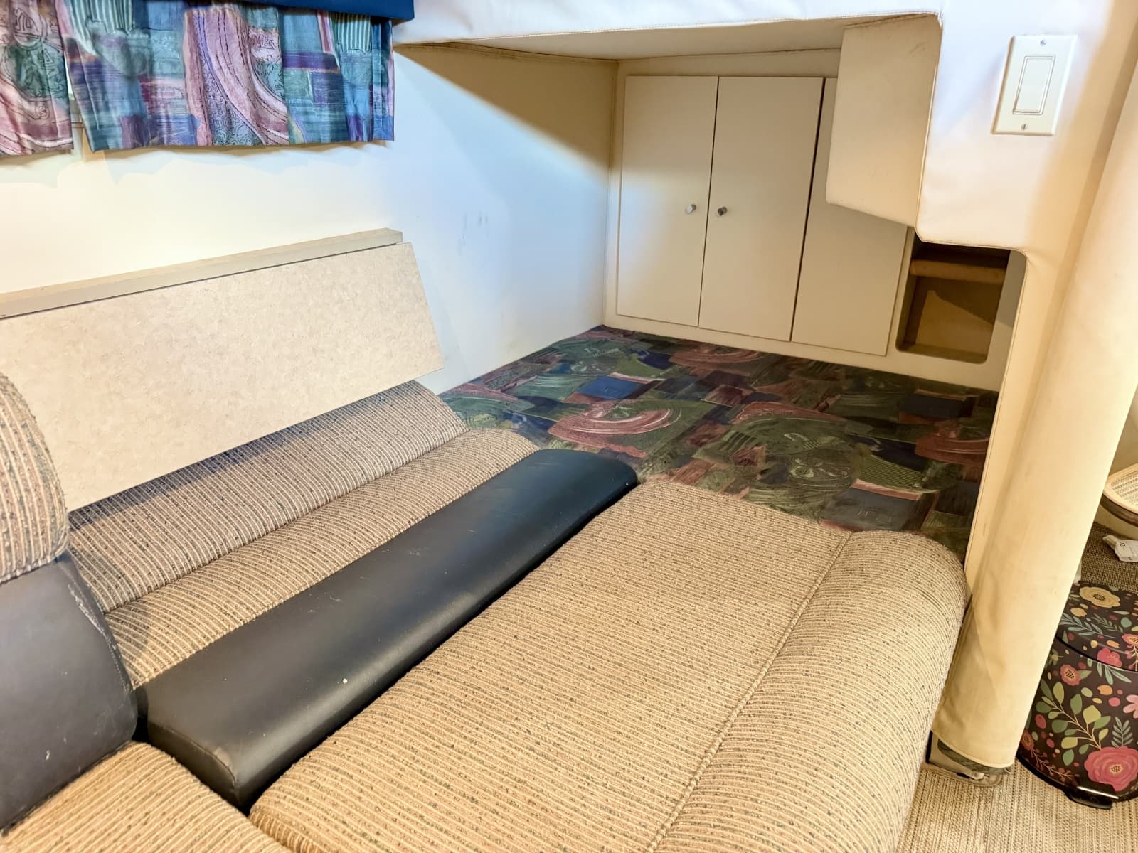 1996 Carver 310 Mid Cabin Express - Photo 93