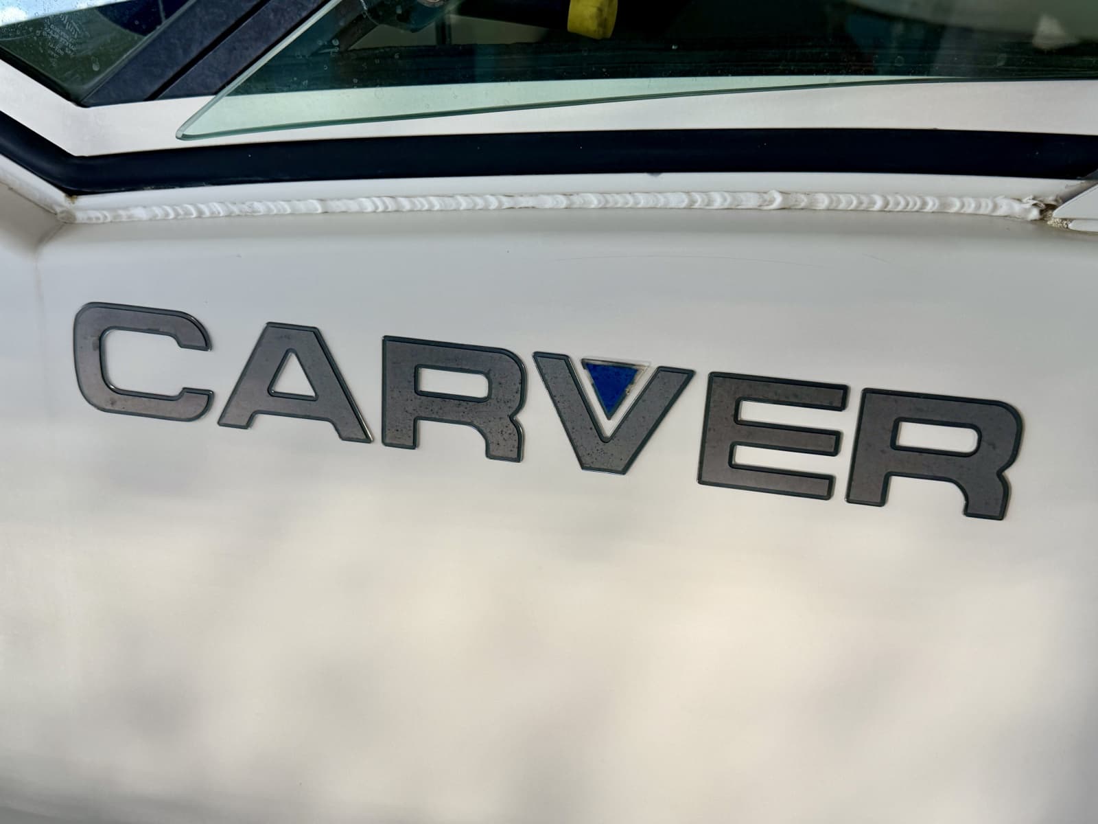 1996 Carver 310 Mid Cabin Express - Photo 207