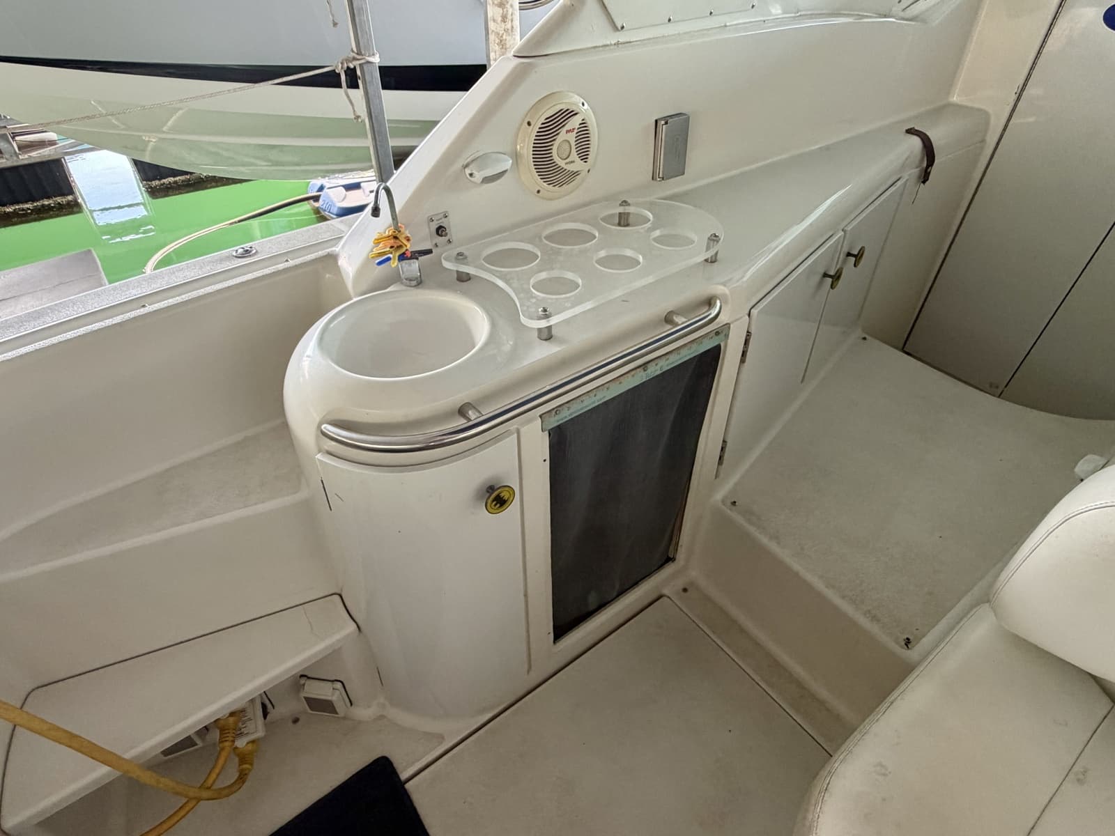 1996 Carver 310 Mid Cabin Express - Photo 39