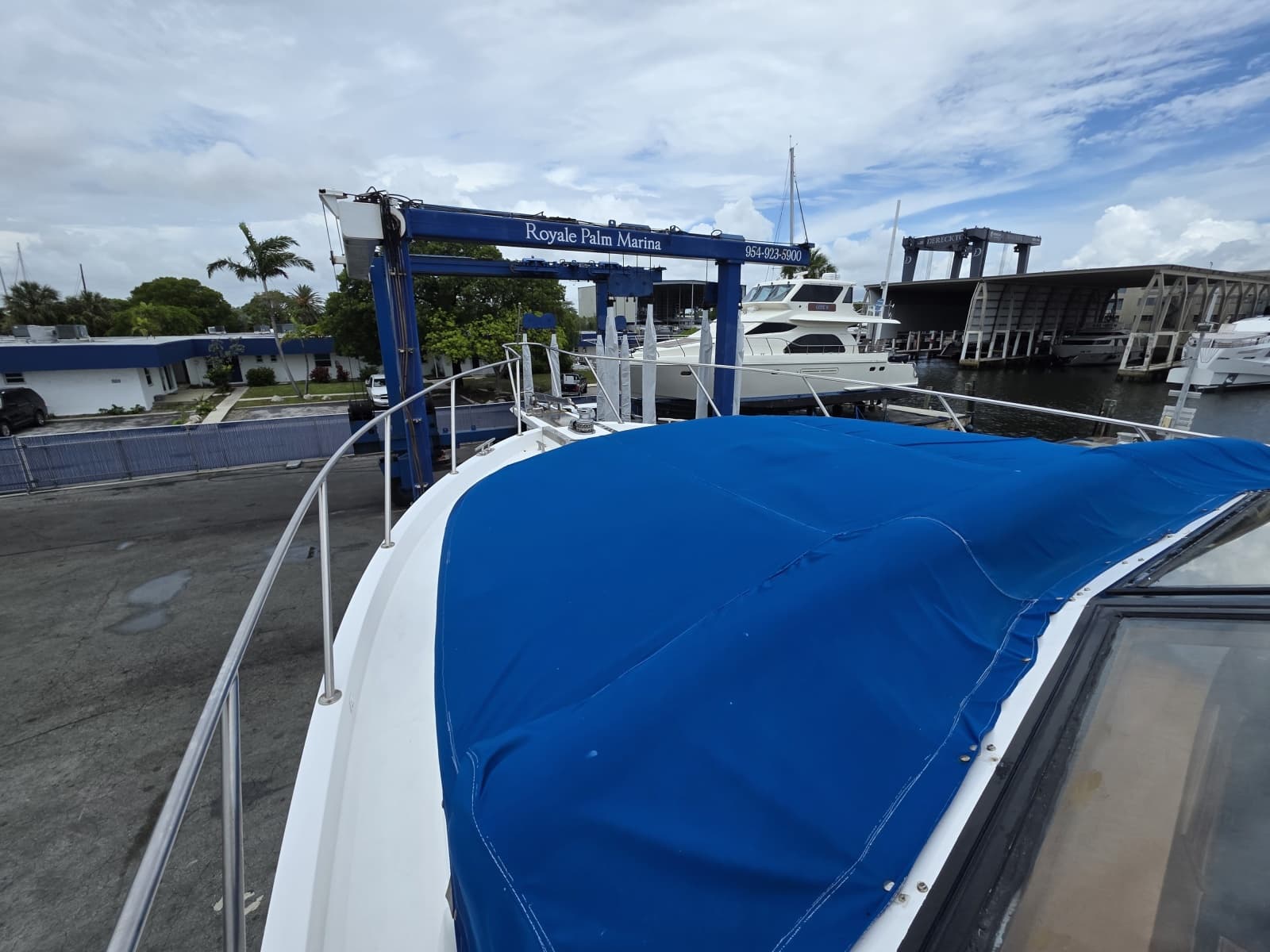 2000 Ocean Alexander 60 Trawler - Photo 3