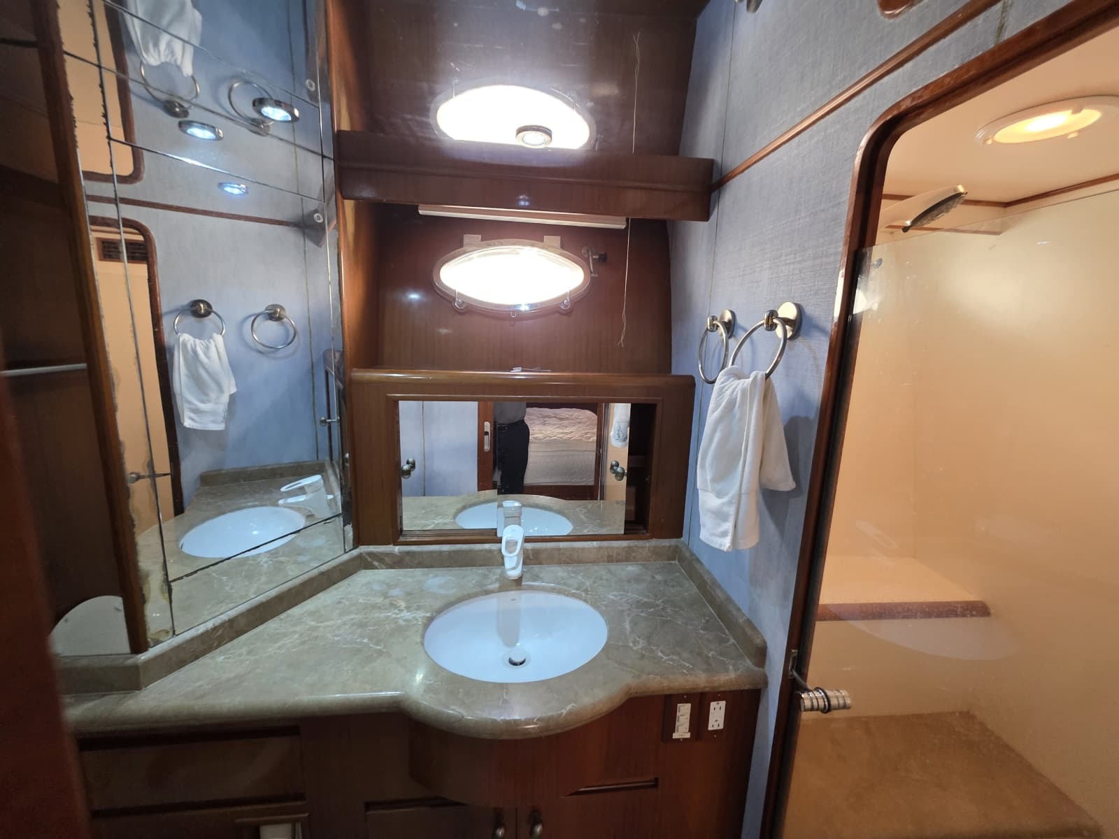 2000 Ocean Alexander 60 Trawler - Photo 34