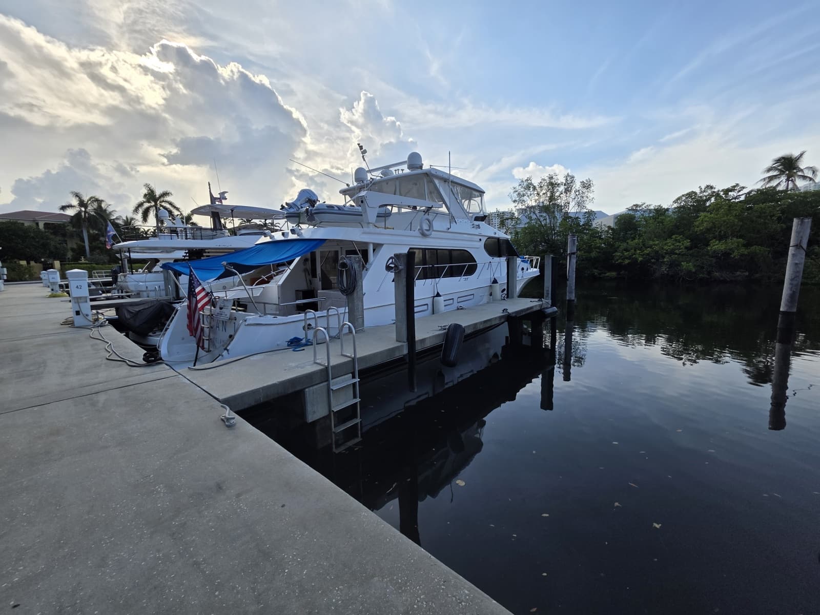 2000 Ocean Alexander 60 Trawler - Photo 1