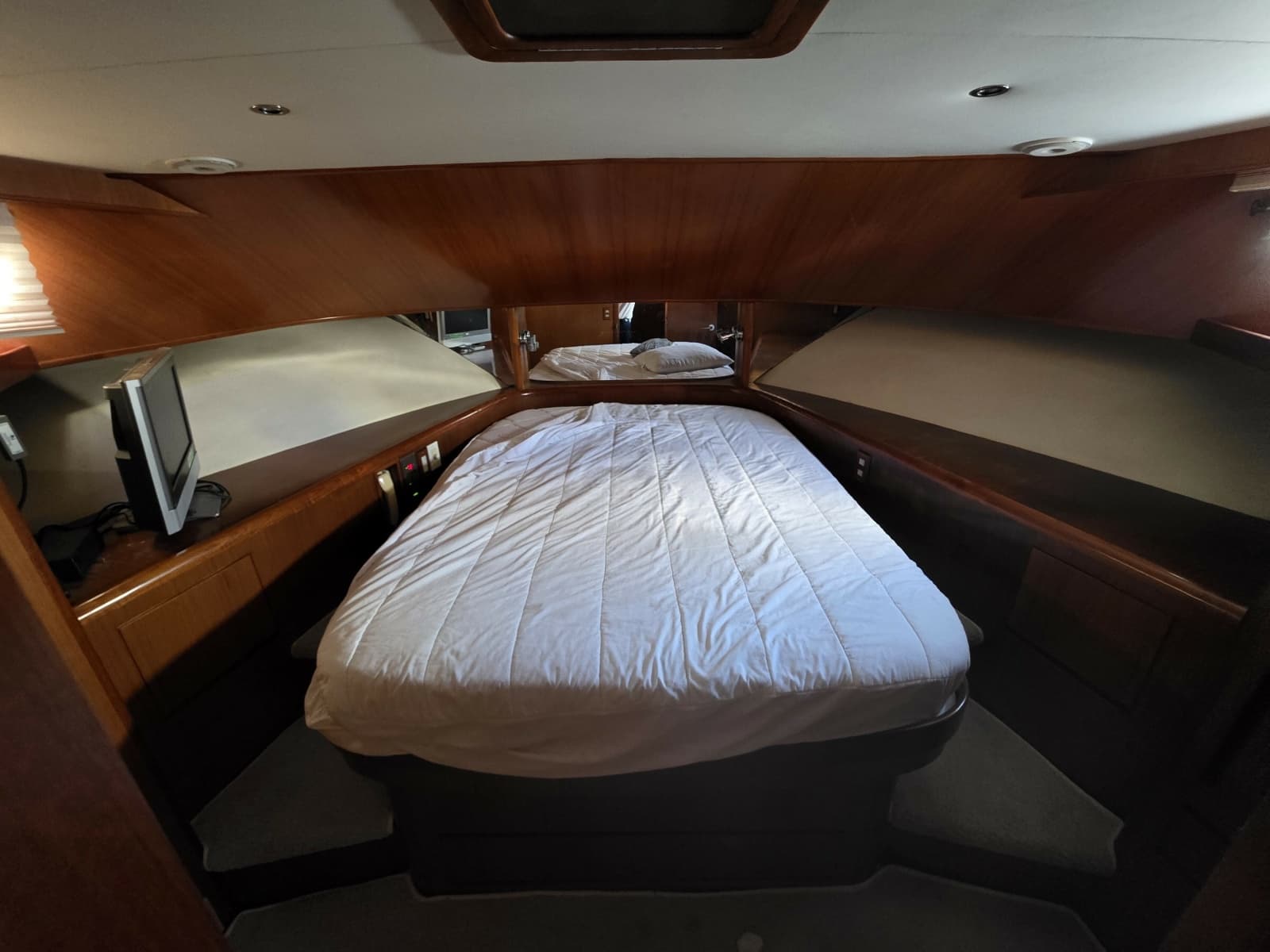 2000 Ocean Alexander 60 Trawler - Photo 14