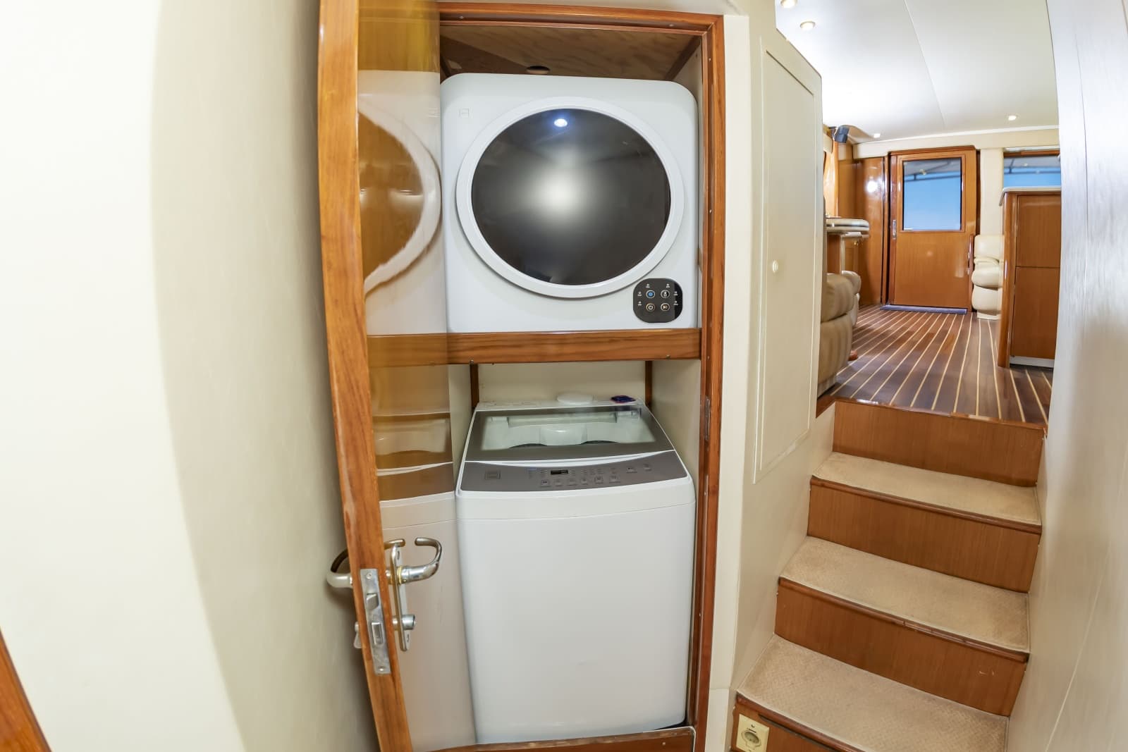 1999 Viking 55 Convertible Sportfish - Photo 37